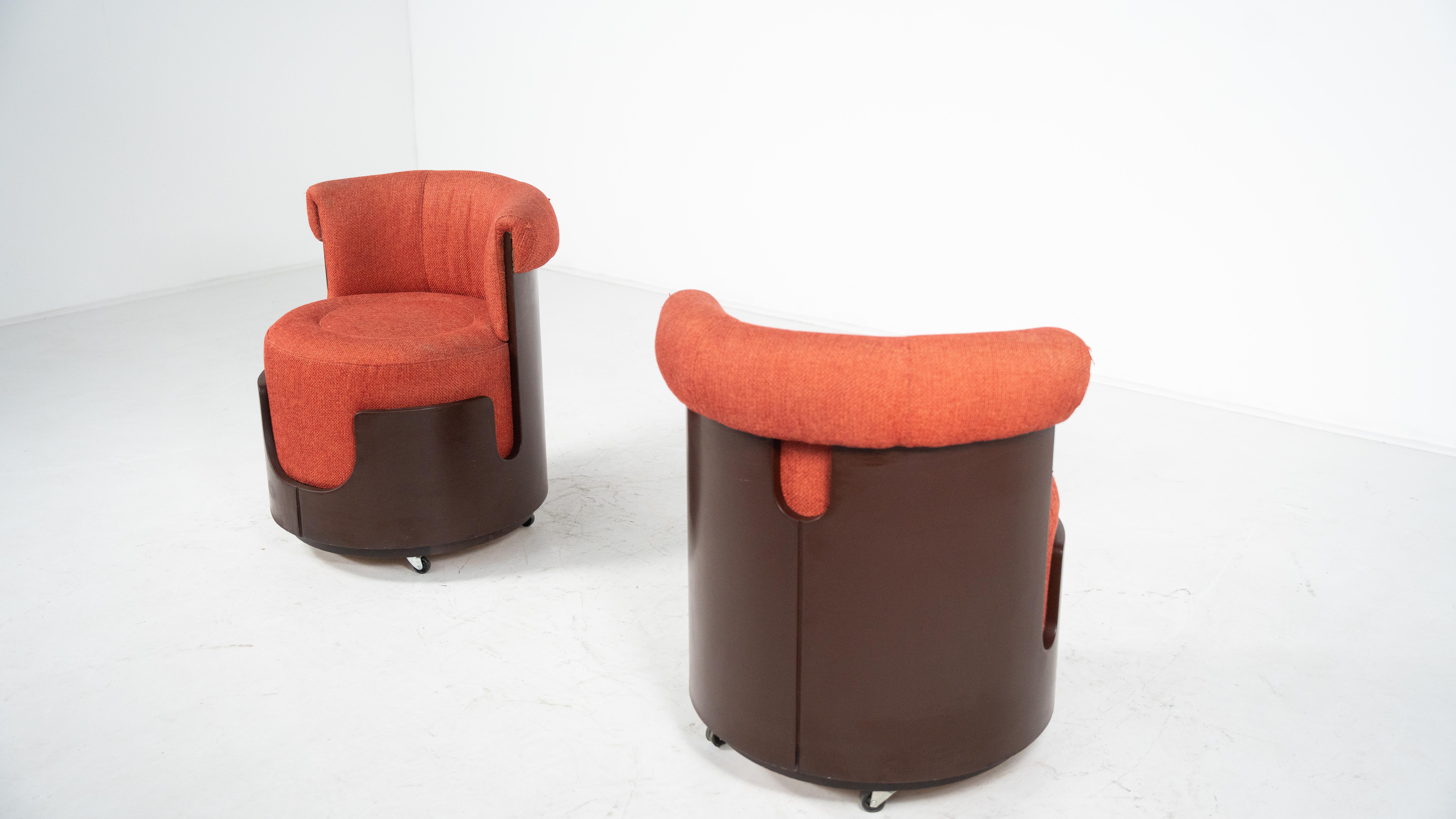 Pareja de pequeños sillones modernos de mediados de siglo, Italia, tela original mediados del siglo XX en venta