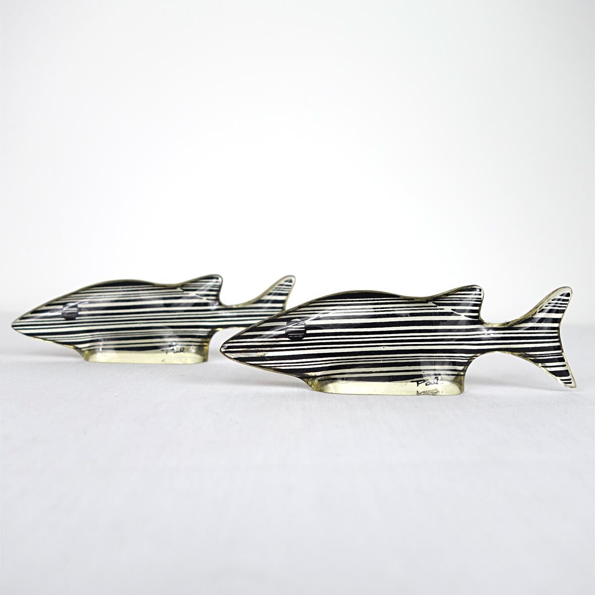 Mid-Century Modern, Paar kleine Fische aus Lucite, hergestellt von Abraham Palatnik (Moderne der Mitte des Jahrhunderts) im Angebot