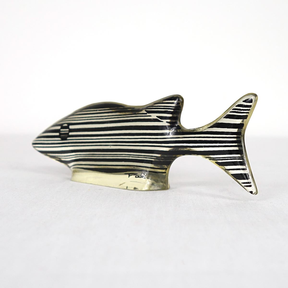 Brazilian Mid-Century Modern Pair of Small Fish in Lucite Made by Abraham Palatnik For Sale