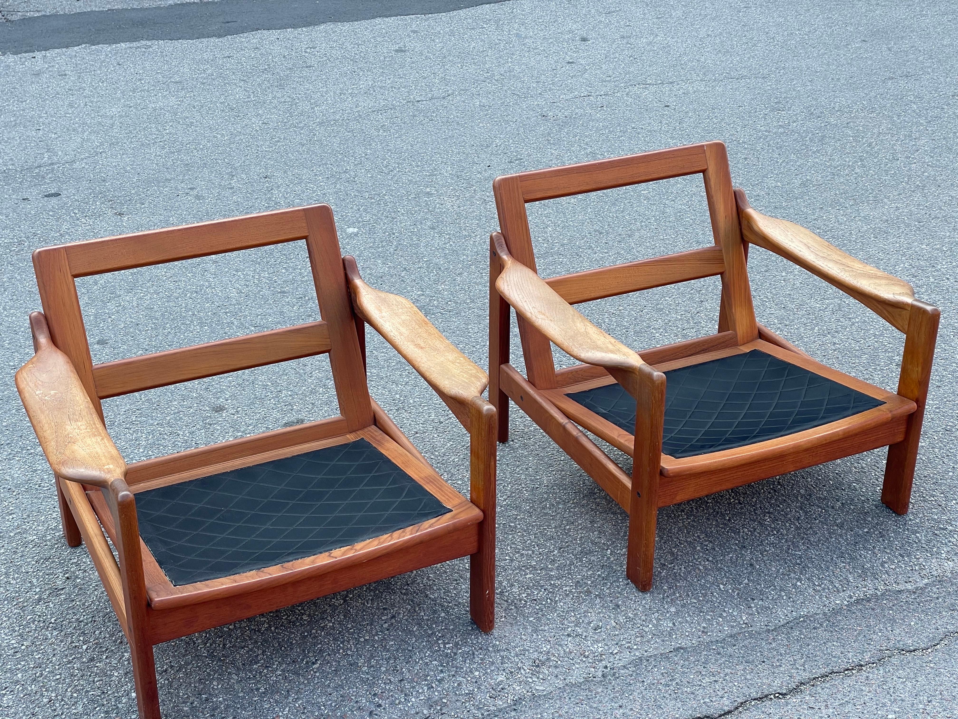 Mid-Century Modern Paire de chaises en teck massif, The Moderns Moderns, Danemark 1960's en vente