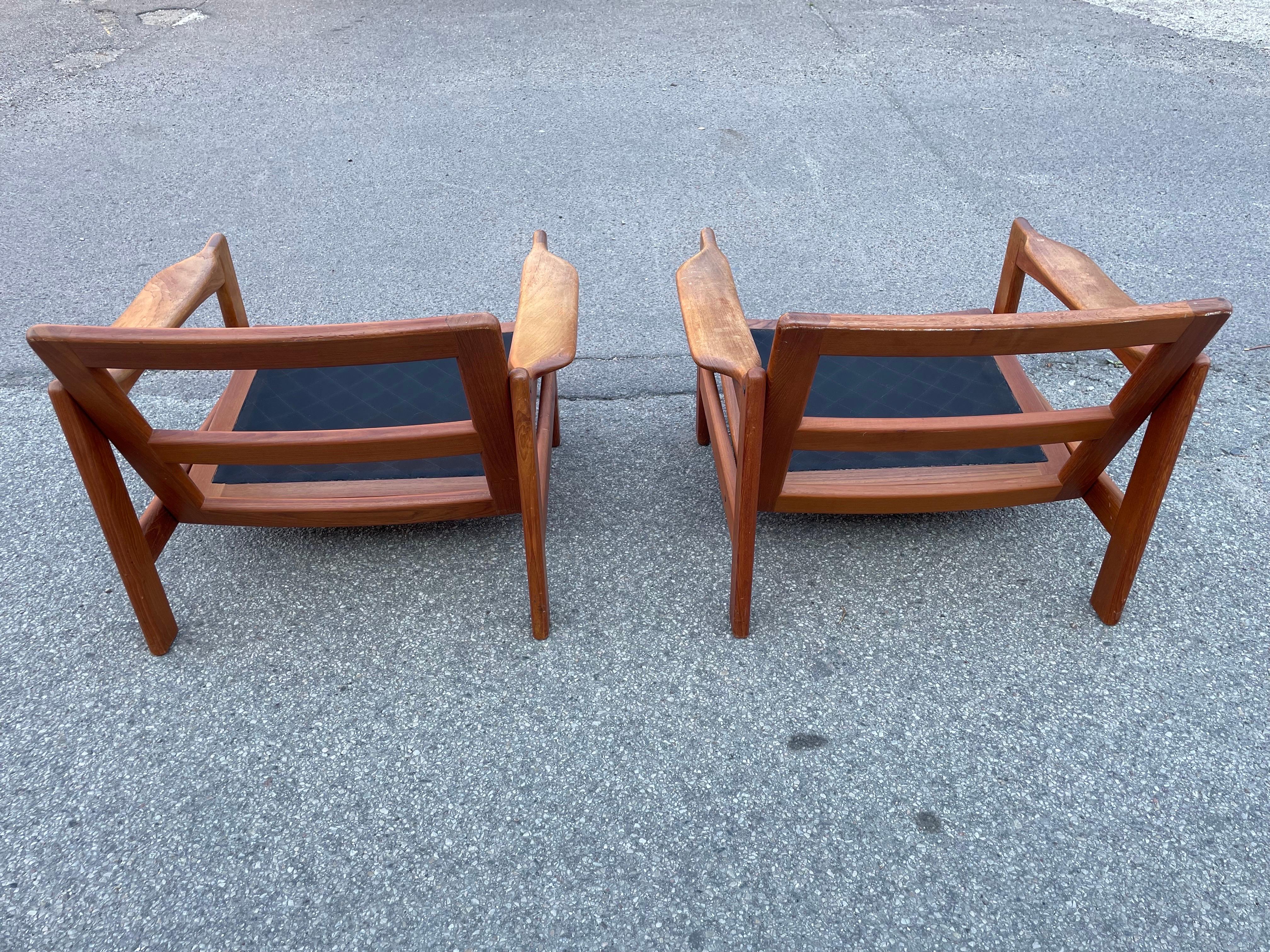 Danois Paire de chaises en teck massif, The Moderns Moderns, Danemark 1960's en vente