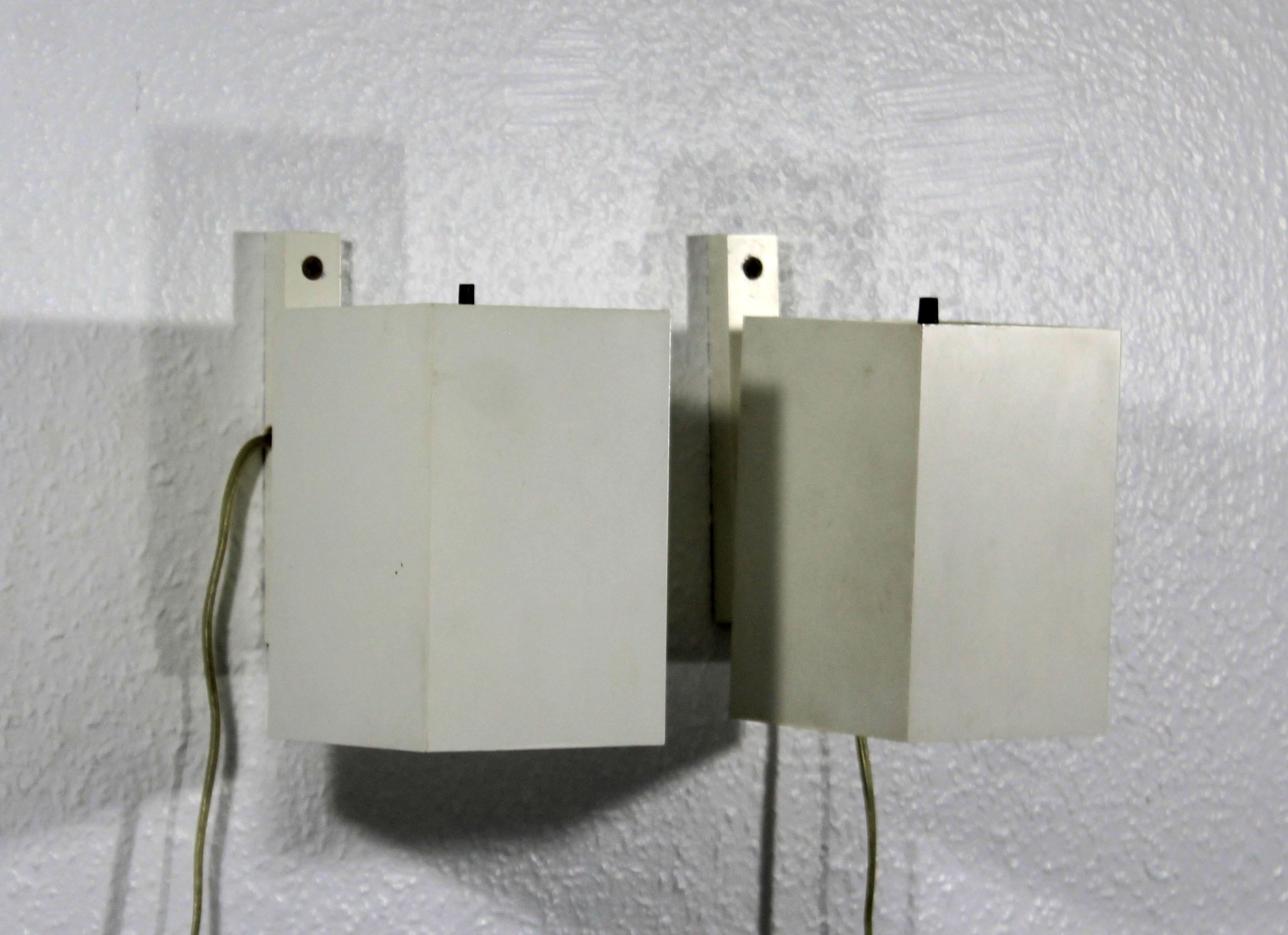 Mid-20th Century Mid-Century Modern Pair of Sonneman Small White Metal Wall Sconces, 1960s