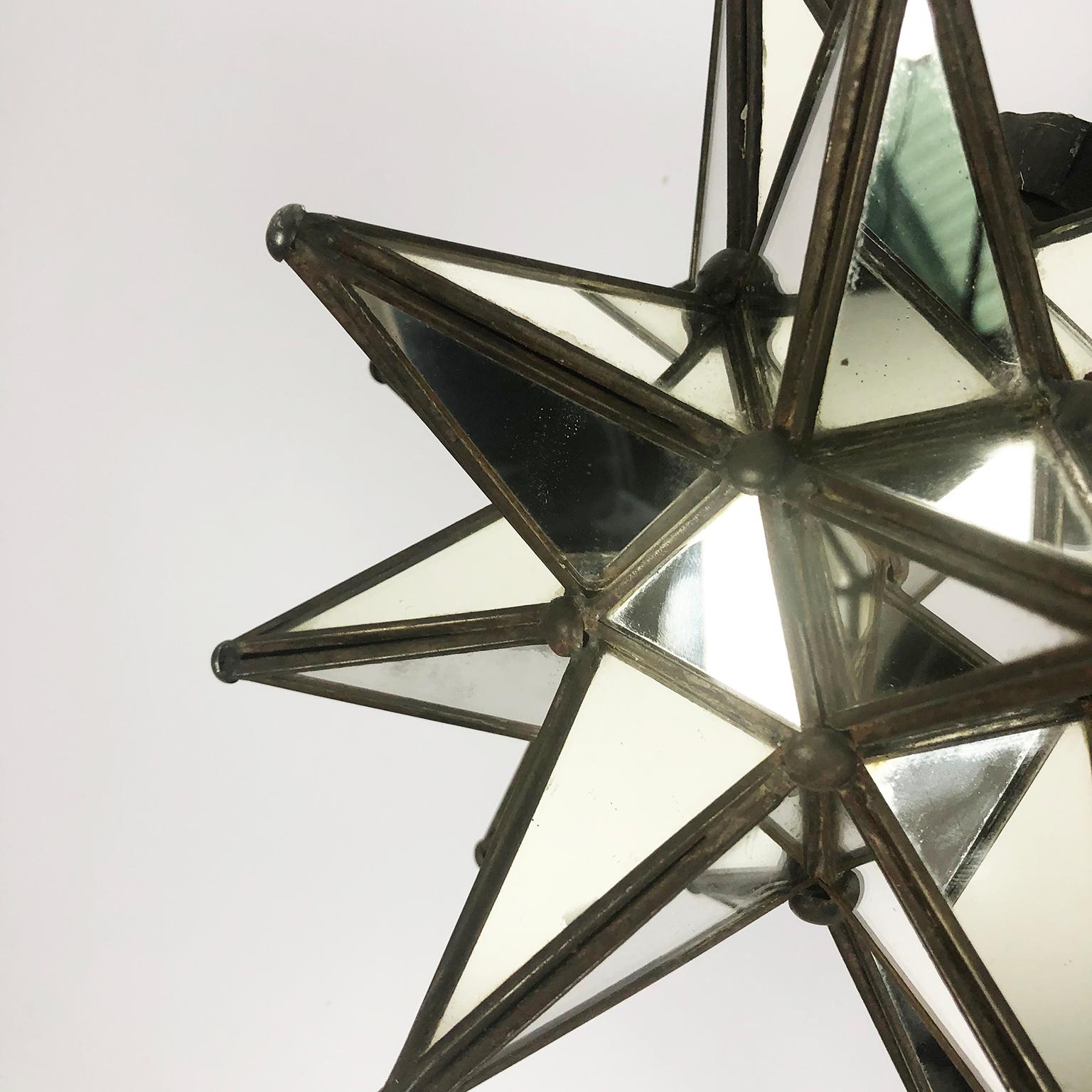 Mexican Mid-Century Modern Pair of Star-Shaped Candleholders with Embedded Mirrors For Sale