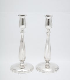 Paire de chandeliers en argent sterling de The Modernity