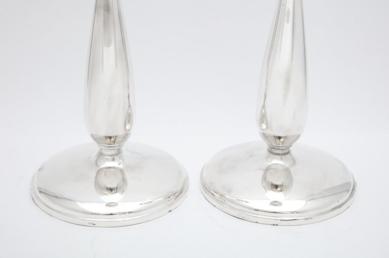Mid-Century Modern Pair of Sterling Silver Candlesticks For Sale 2