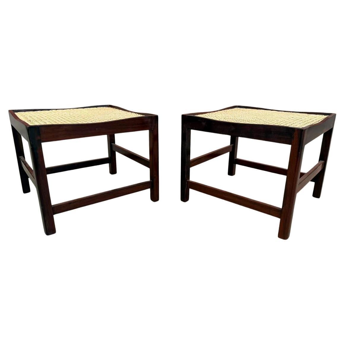 Pareja de taburetes modernos de mediados de siglo en madera dura y caña, Desconocido, Brasil, Años 60