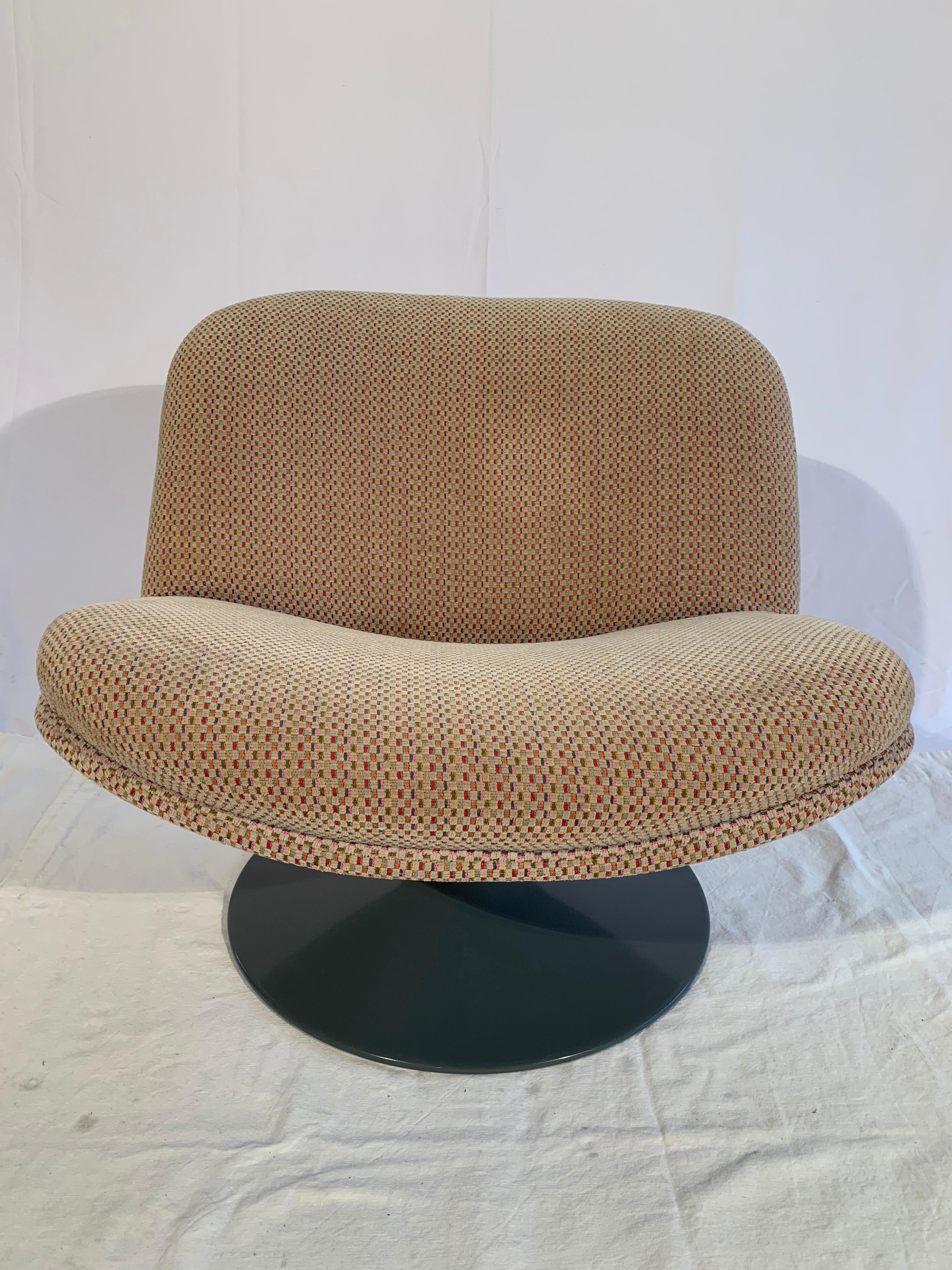 Machine-Made Mid-Century Modern Pair of Swivel Slipper Chairs for Artifort of Netherlands
