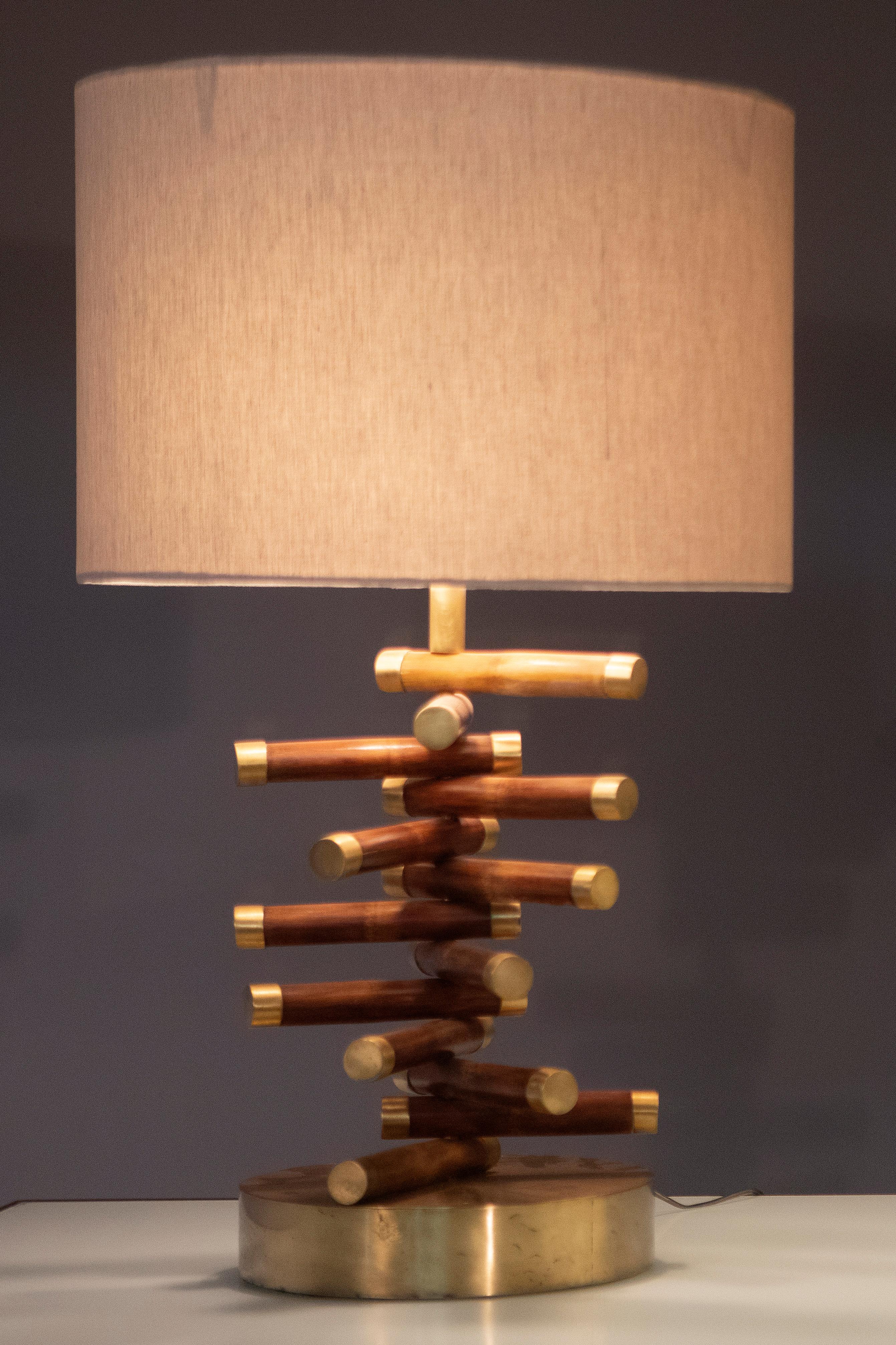 Mid-Century Modern Paar Tischlampen von brasilianischem Designer, Brasilien, 1960er Jahre (Moderne der Mitte des Jahrhunderts) im Angebot
