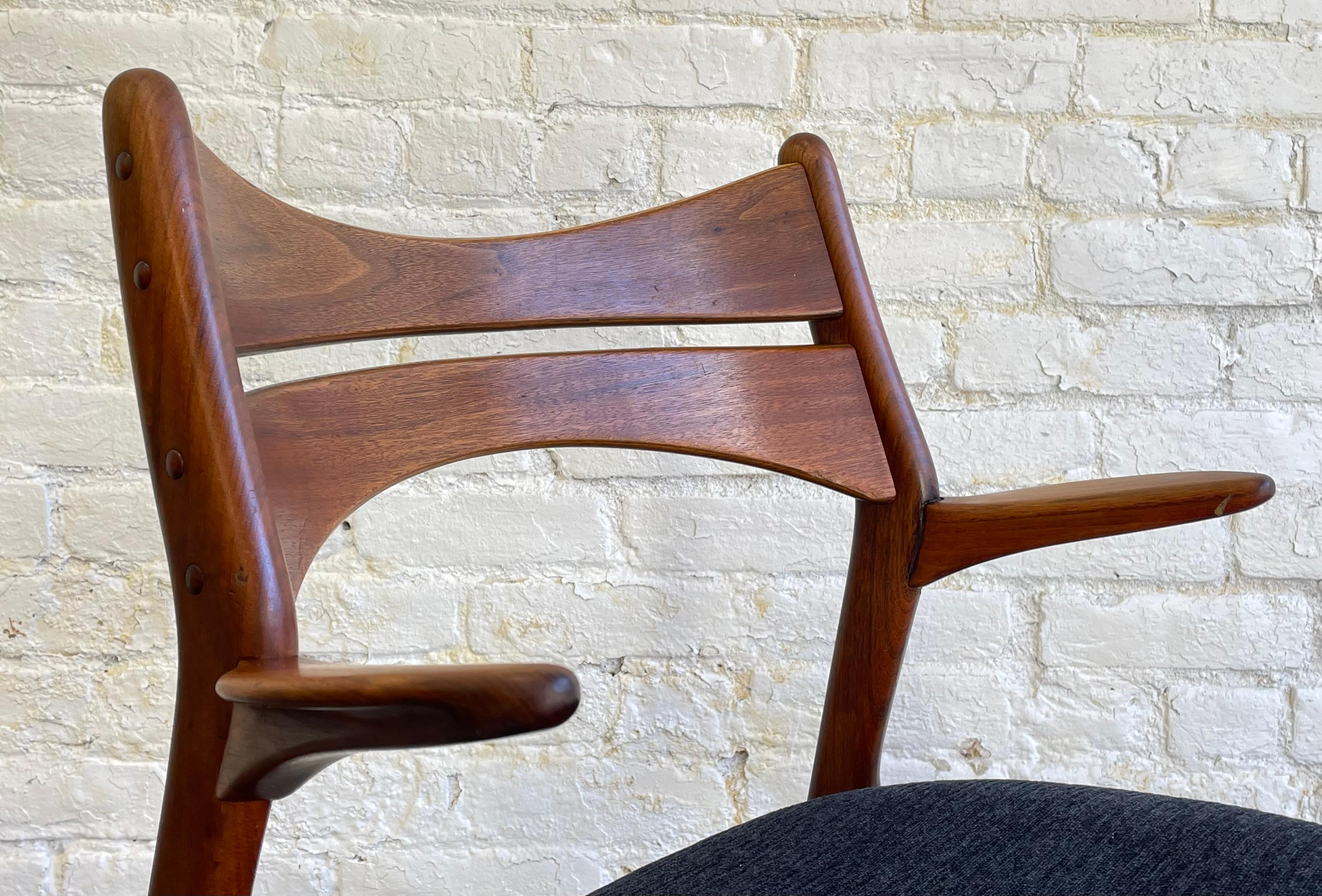 Mid-Century Modern Mid Century MODERN Pair of Teak DINING CHAIR by Erik Buch Christian Christiansen en vente