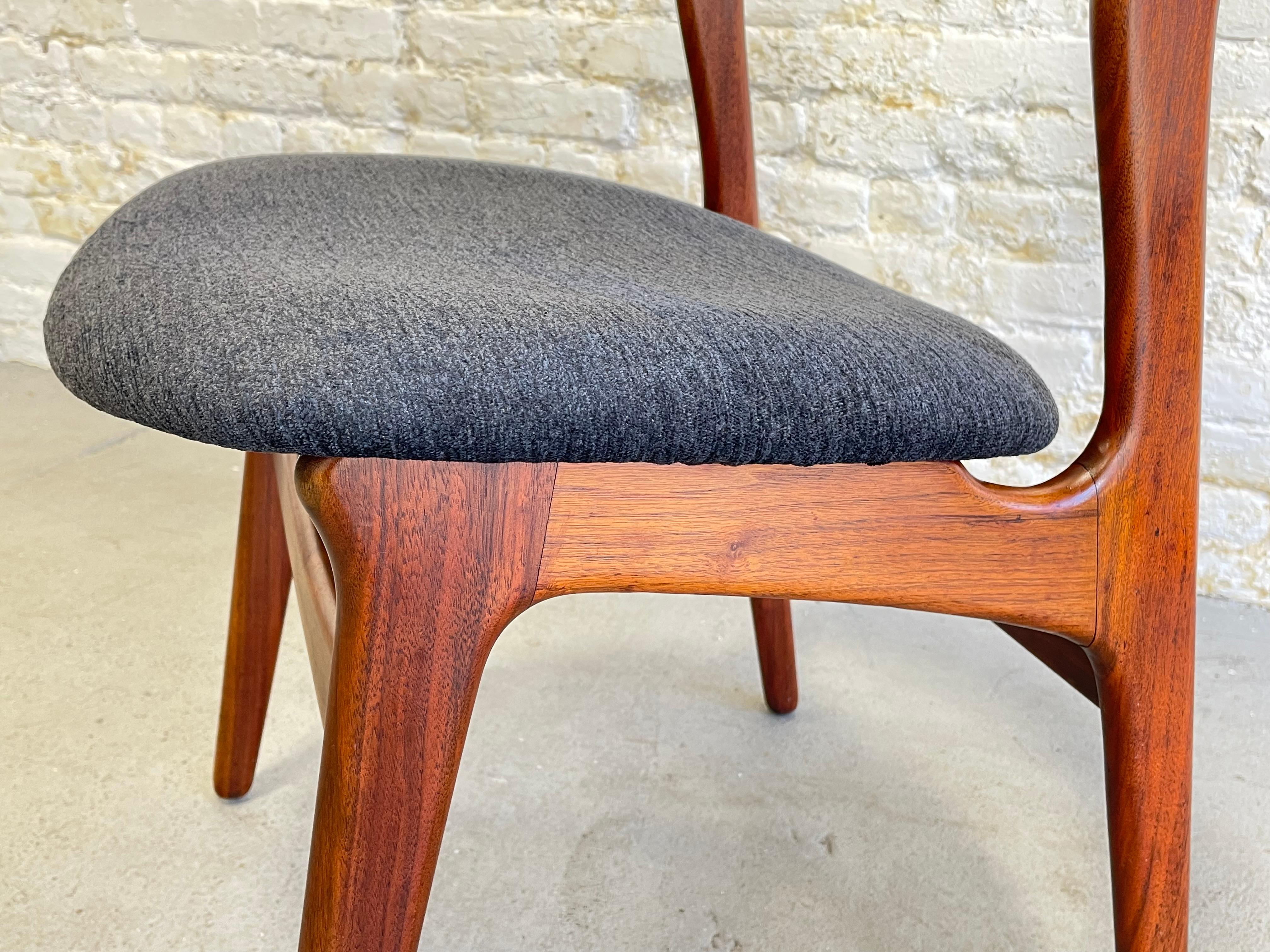 Mid Century MODERN Pair of Teak DINING CHAIR by Erik Buch Christian Christiansen en vente 3