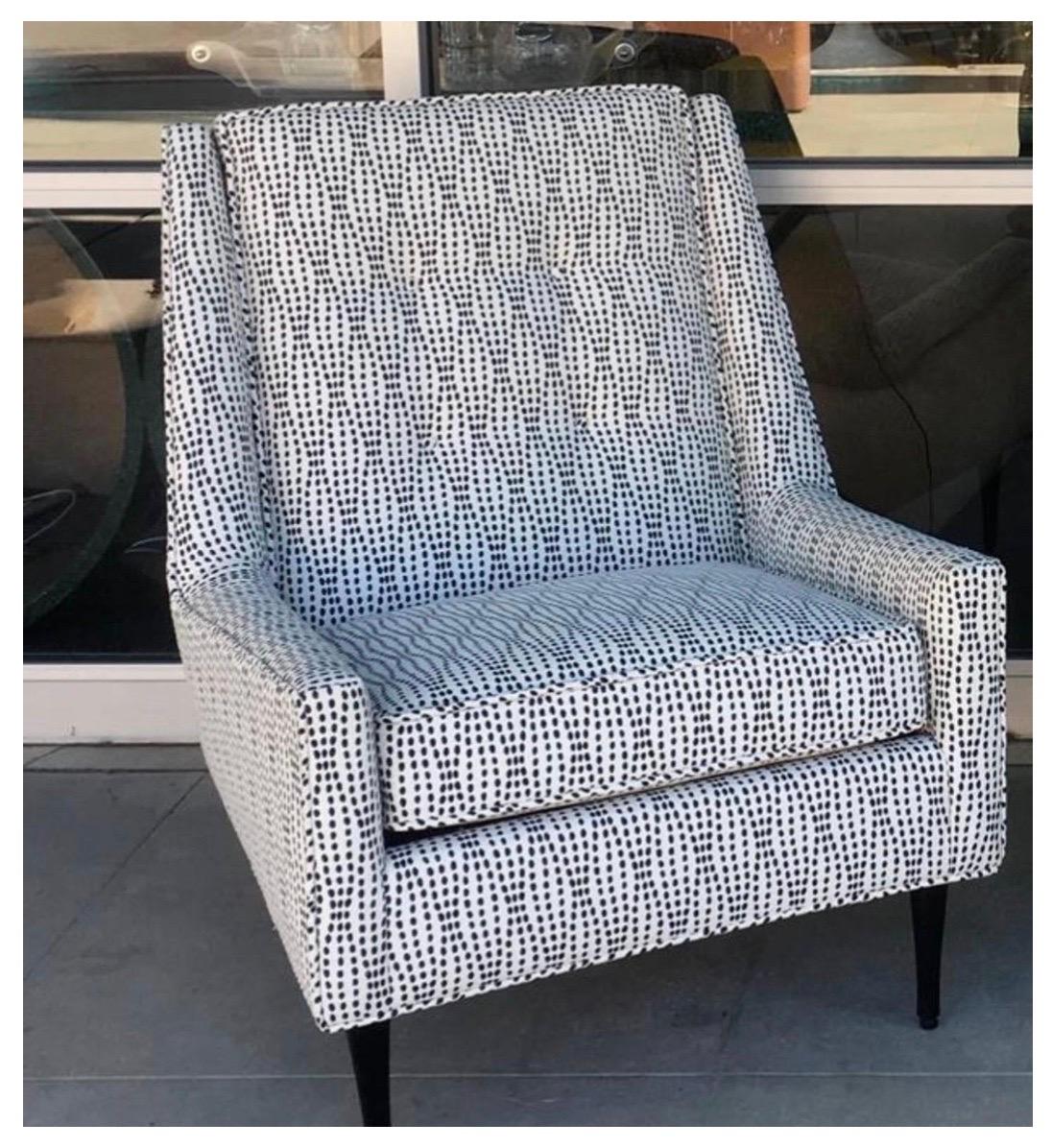 Cette paire de chaises sera parfaite pour tout intérieur haut de gamme de style Mid-Century Modern. On en trouvait dans toutes les 