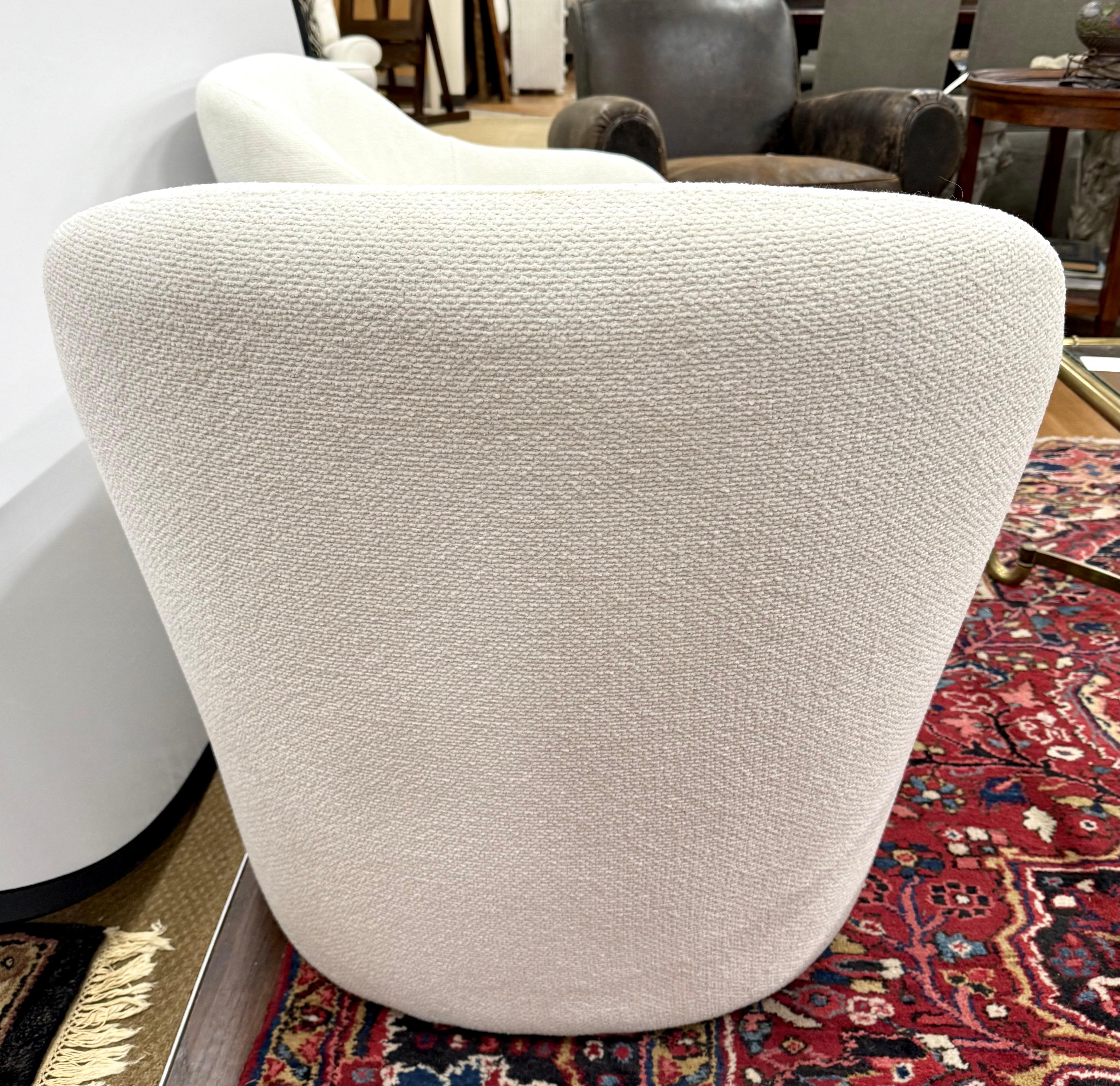 Mid Century Modern Pair of Upholstered White Performance Fabric Lounge Chairs In Good Condition For Sale In West Hartford, CT