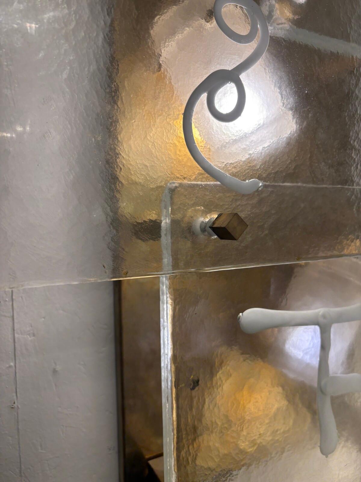 Pareja de apliques modernos de mediados de siglo, cristal y latón, Italia en venta 1