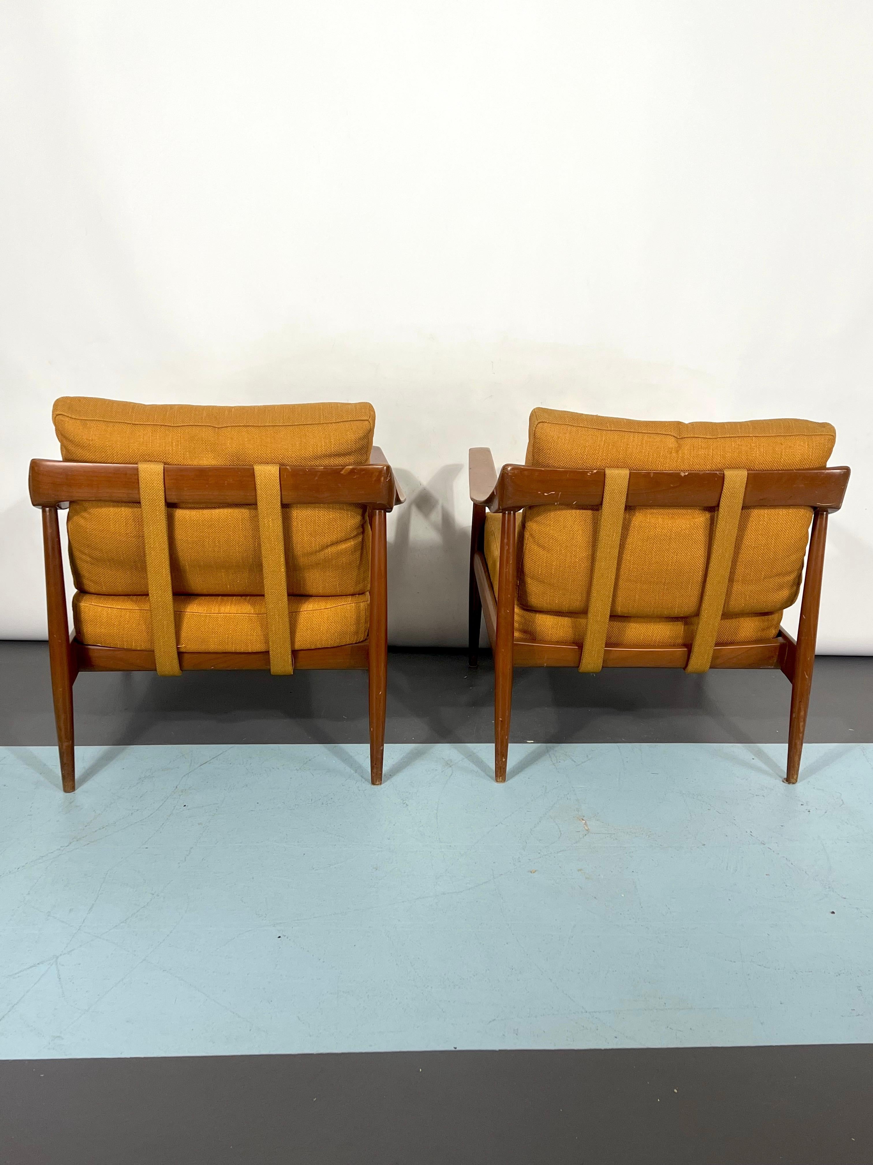Mid-Century Modern Pair of Walter Knoll Armchairs Model 550 from 50s For Sale 4