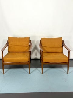 Mid-Century Modern Pair of Walter Knoll Armchairs Model 550 from 50s