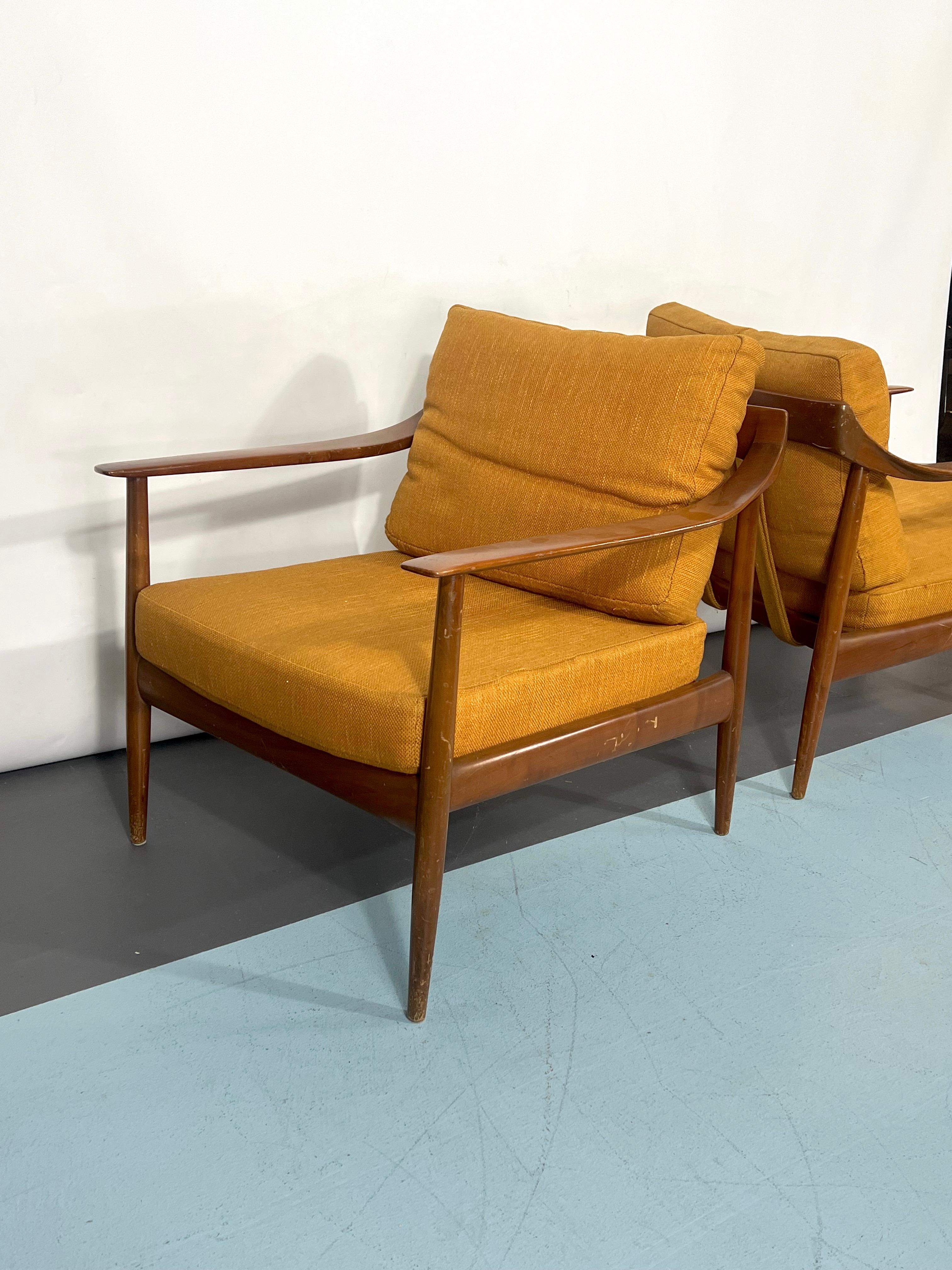 Mid-Century Modern Pair of Walter Knoll Armchairs Model 550 from 50s For Sale 2