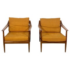 Pareja de sillones Walter Knoll de mediados de siglo Modelo 550 de los años 50