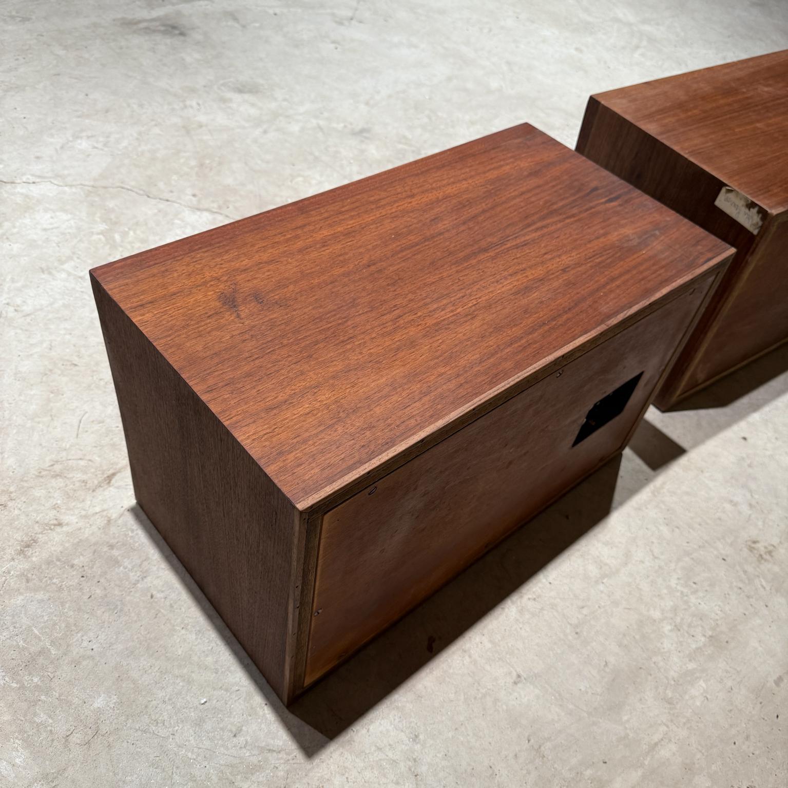 Mid Century Modern  Pair of Warfedale Speakers Walnut For Sale 2