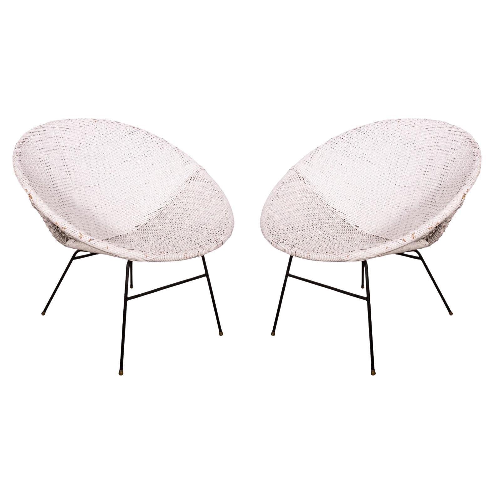 Mid-Century Modern Pair of White Scoop Rattan Chairs
