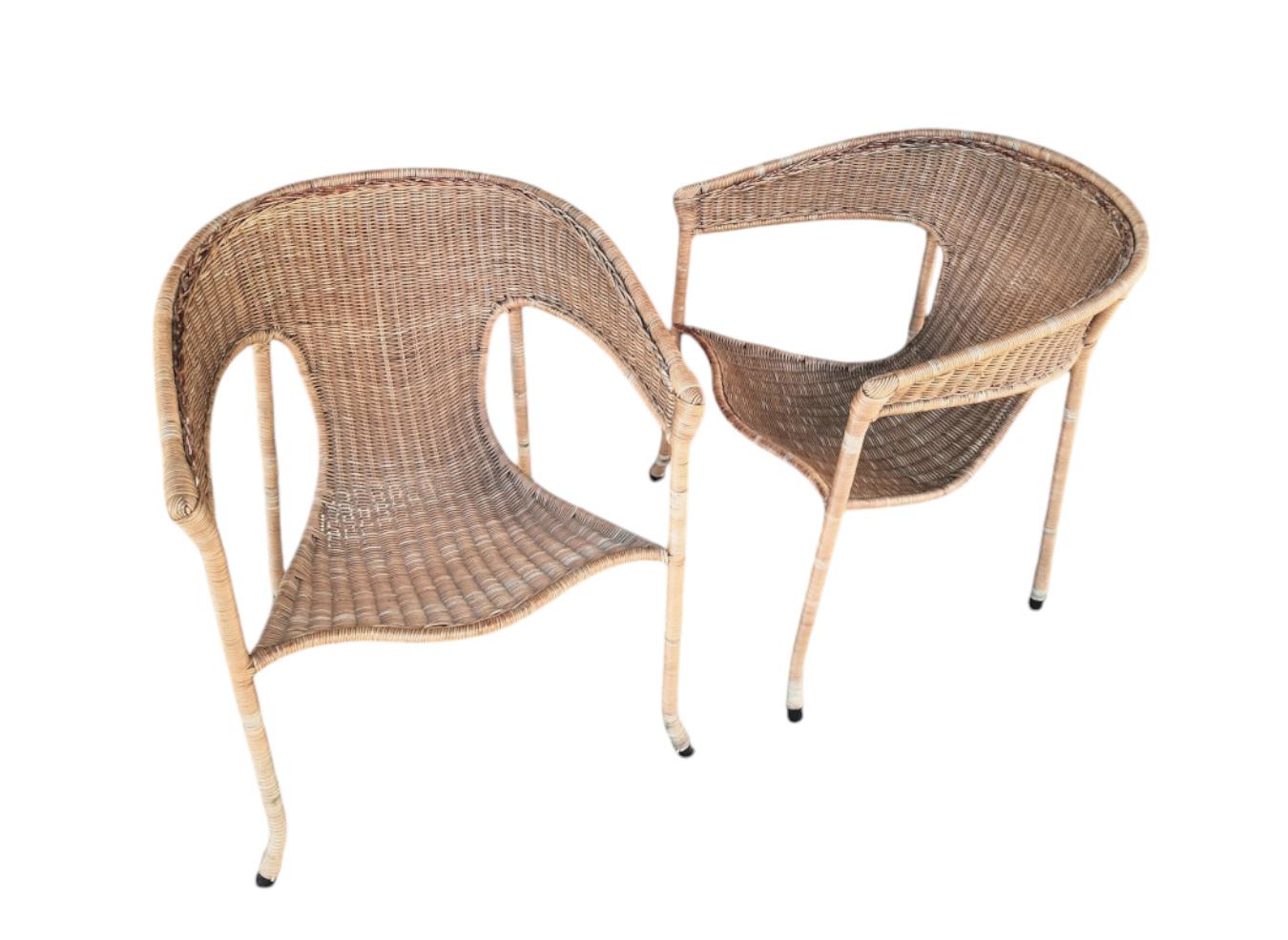 Mid-Century moderno Coppia di poltrone in vimini della metà del secolo scorso di Francis Mair in vendita