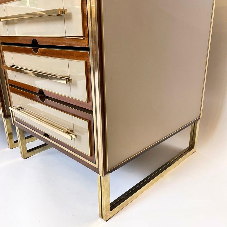 Mid-20th Century Mid-Century Modern Pair of Wood, Brass & Beige Opaline Glass Night Stands For Sale