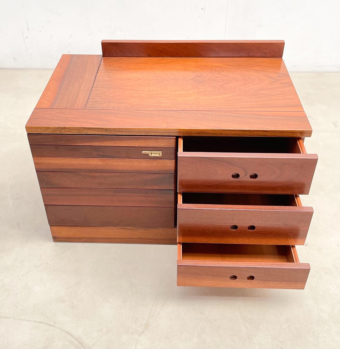 Mid-Century Modern Pair of Wooden Nightstands, Italy, 1970s In Good Condition For Sale In Brussels, BE