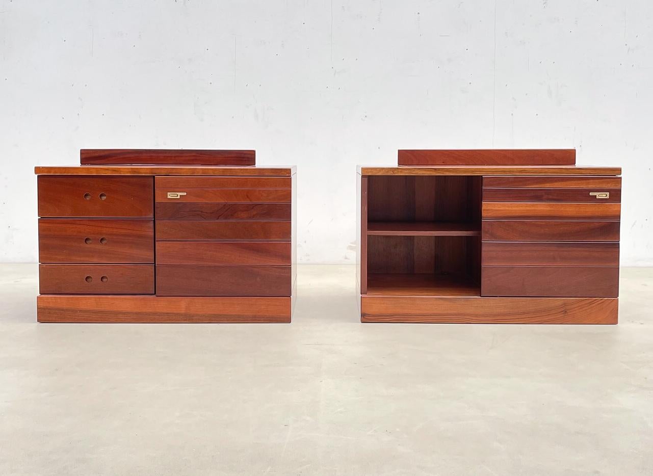 Mid-Century Modern Pair of Wooden Nightstands, Italy, 1970s For Sale 3