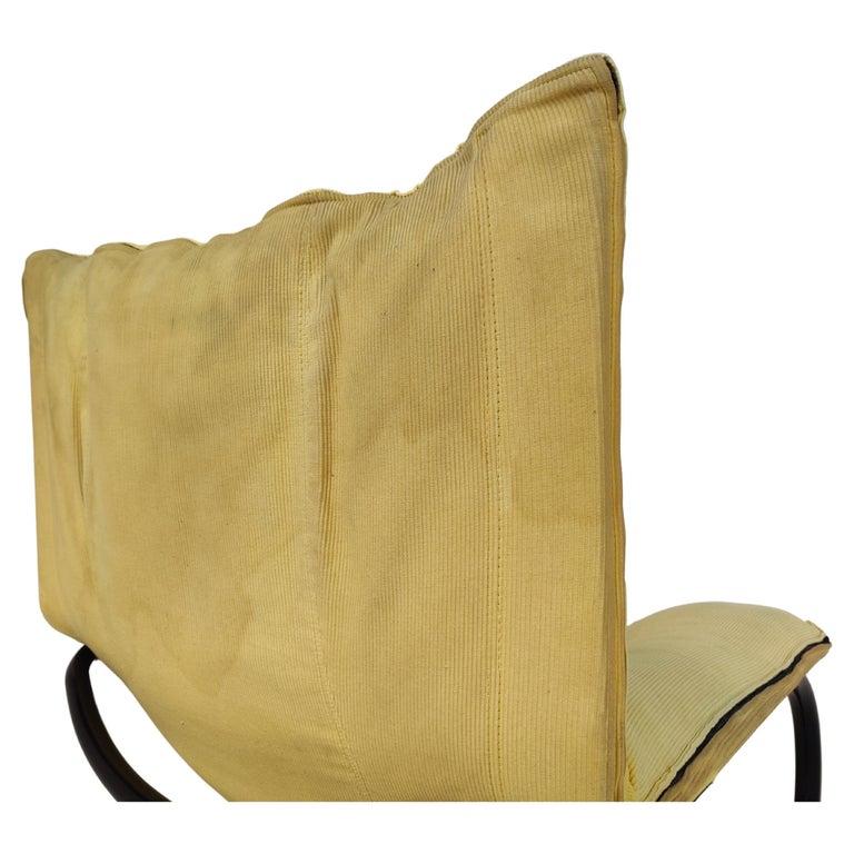 Gelbes Sesselpaar aus der Mitte des Jahrhunderts, Italien, 1970er Jahre – Original-Stoff im Angebot 3