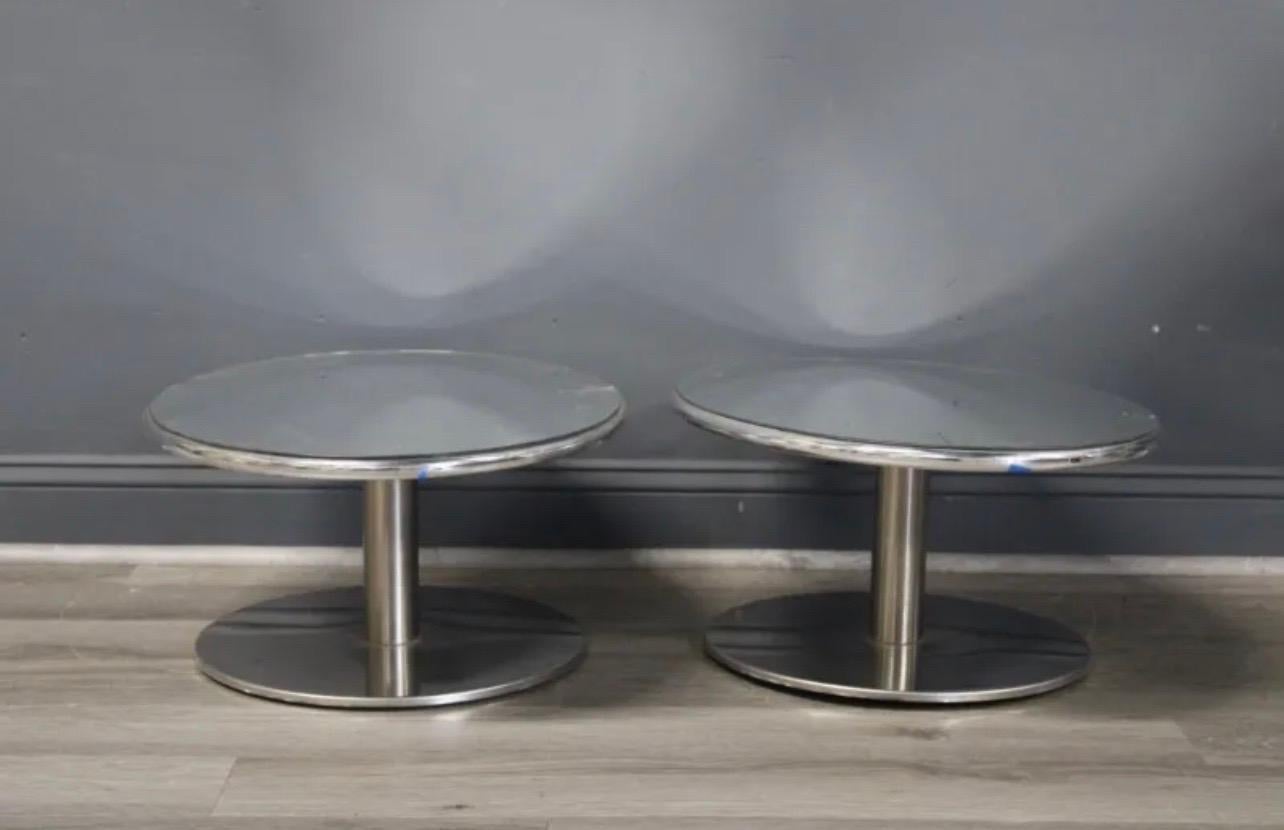 Mid-Century Modern Pair Polished Nickel Mirror Telescoping Oval Side End Tables In Good Condition For Sale In Roslyn, NY