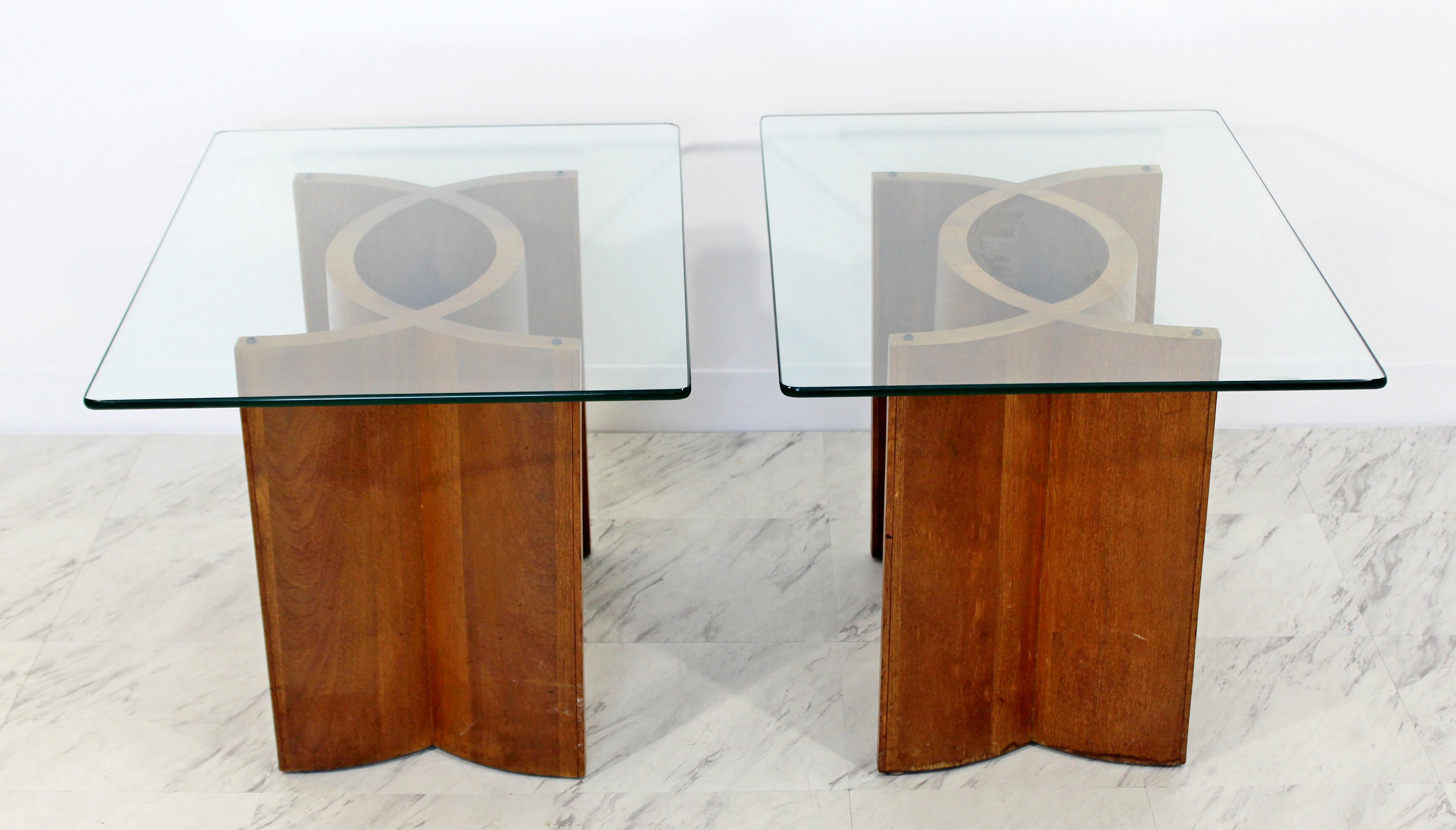 Mid-Century Modern Pair Sculptural Wood Glass Side End Tables In Good Condition In Keego Harbor, MI