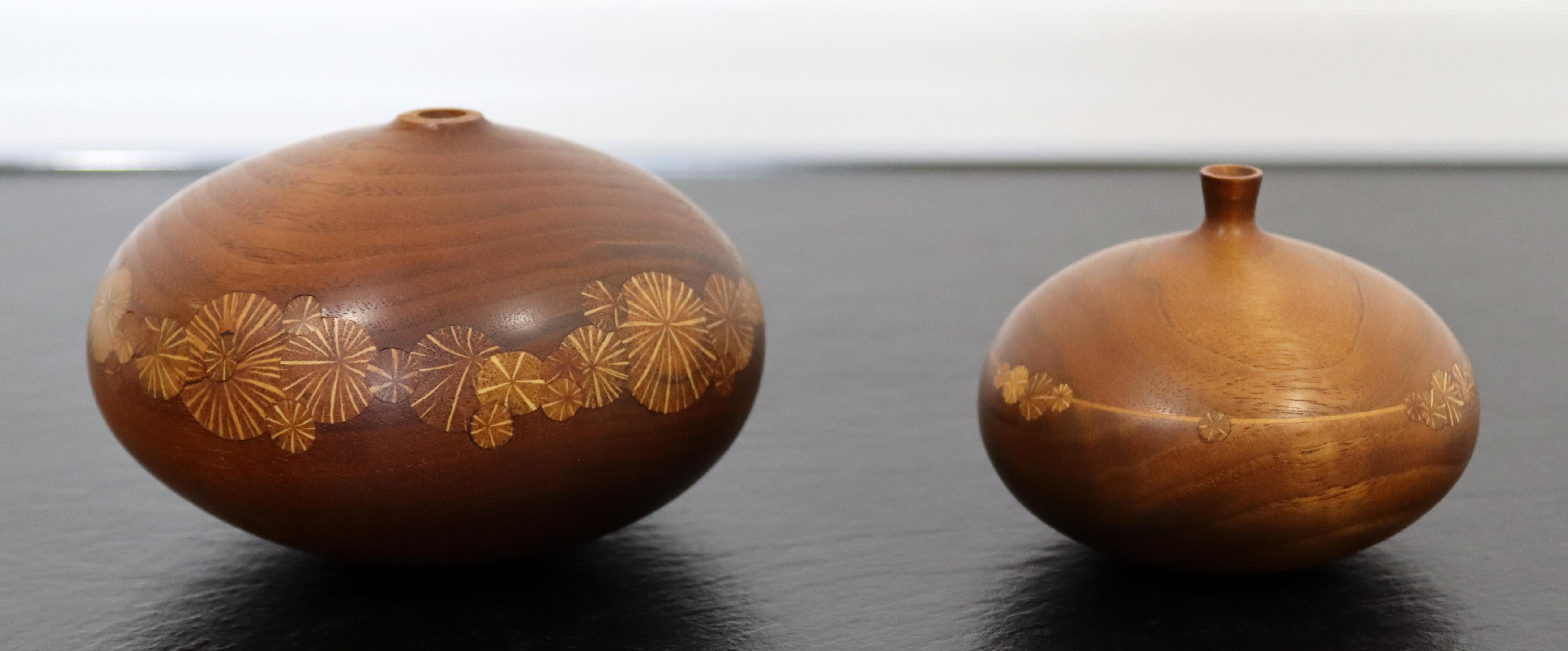 Mid-Century Modern Pair Wood Vessels Floral Engraved Design Signed Roger Sloan In Good Condition In Keego Harbor, MI