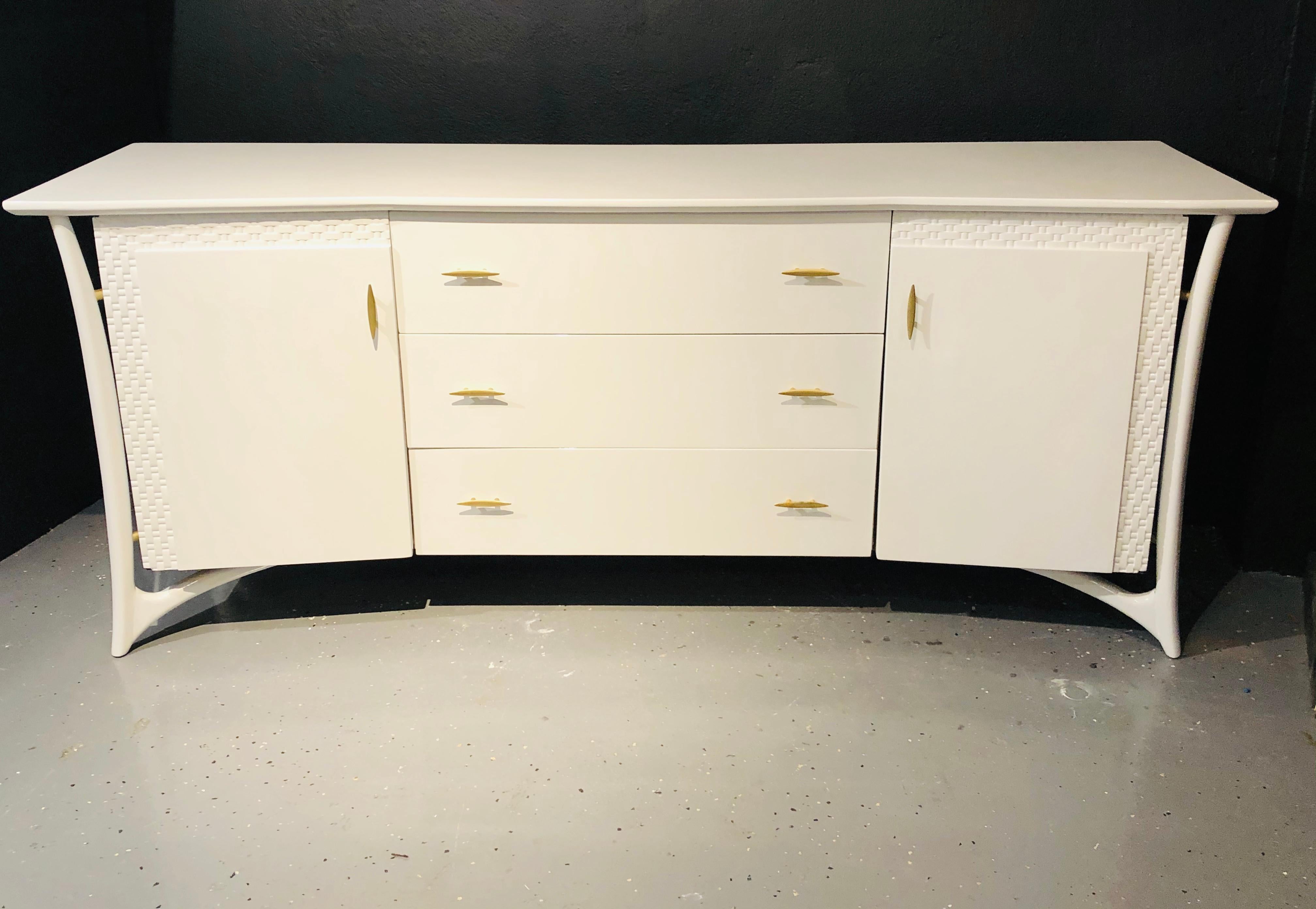 Piet Hein Attributed. Mid-Century Modern pale gray lacquered dresser, chest or sideboard. Part of a set comes this sleek and stylish fully refinished and ready to sit in your home dresser or sideboard. The outer casing having been fully re-lacquered