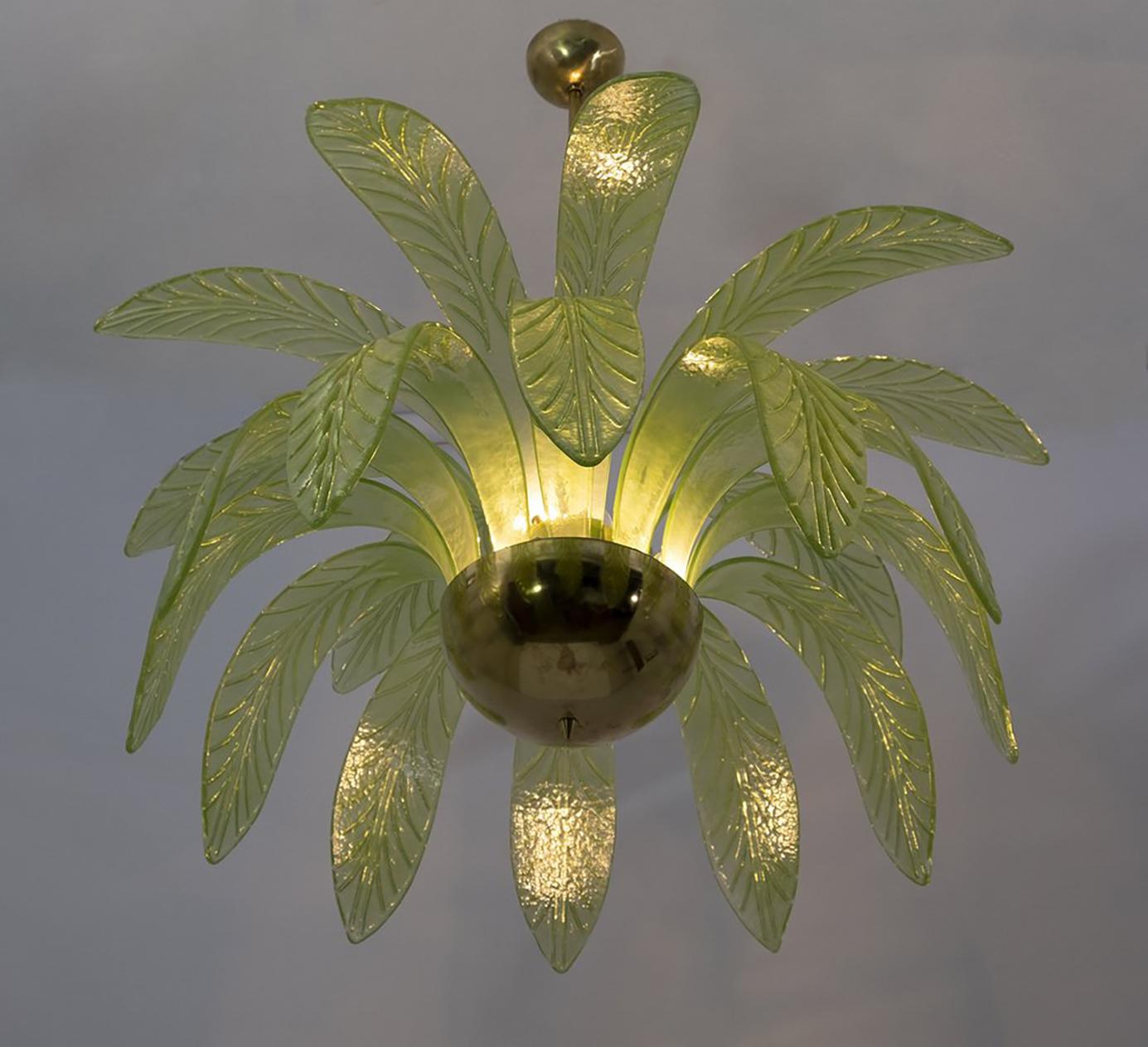 Italian Mid-Century Modern Palm Leaves Chandelier Murano Glass and Brass, 1970s