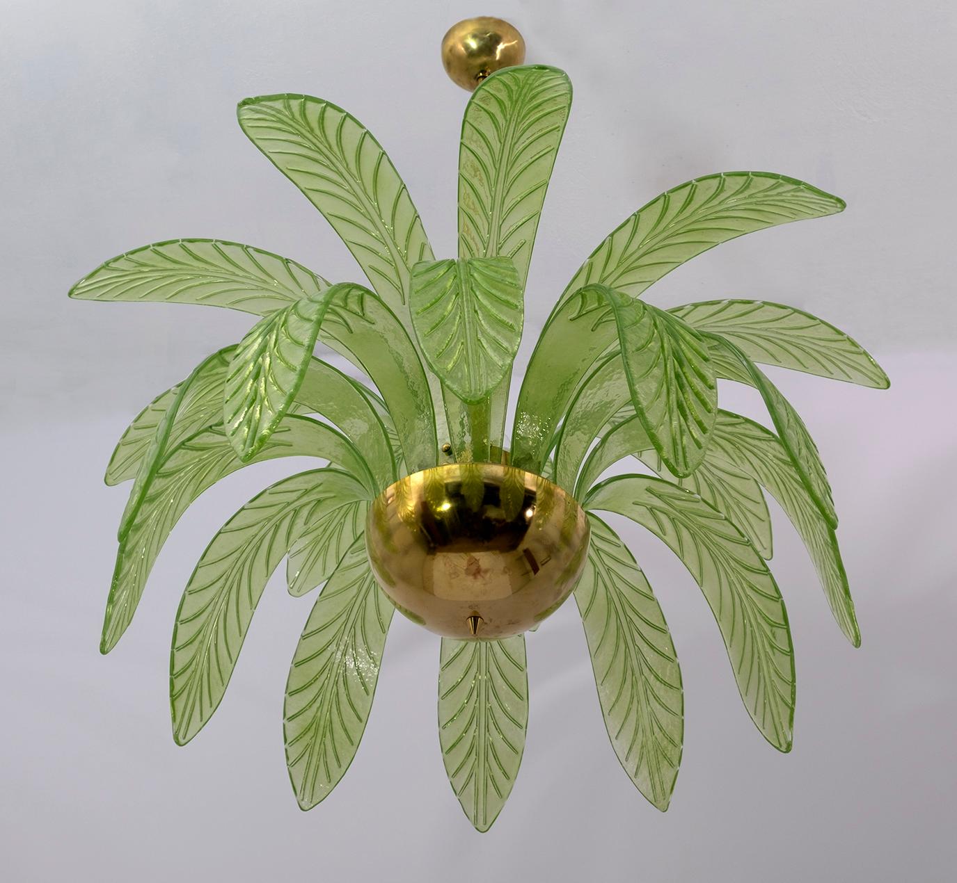 Italian Mid-Century Modern Palm Leaves Chandelier Murano Glass and Brass, 1970s