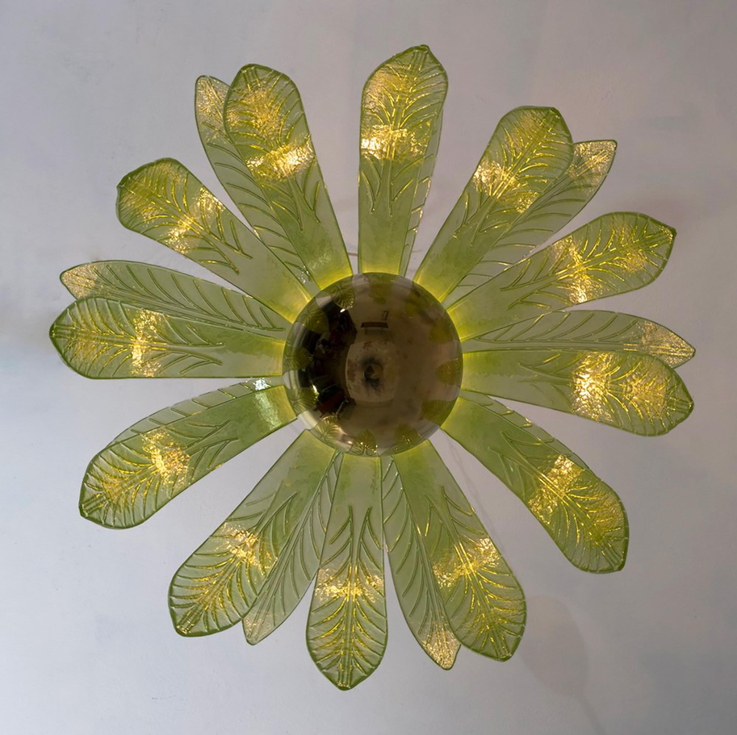 Araña de hojas de palmera moderna de mediados de siglo, cristal de Murano y latón, años 70 en Bueno Estado en Puglia, Puglia