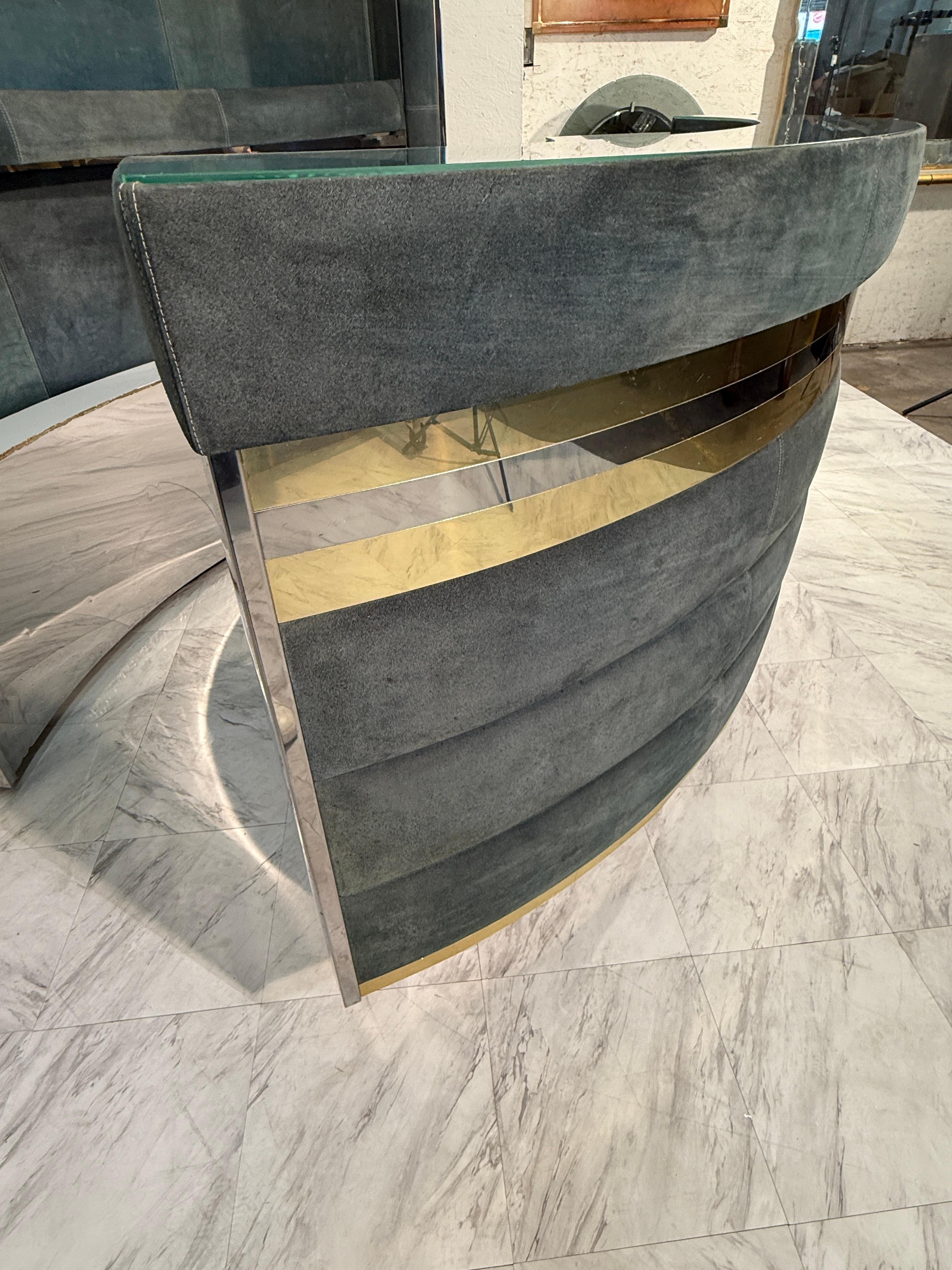 Mid-Century Modern Paolo Buffa Style Bar Cabinet in Blue Suede, Brass & Chrome For Sale 4