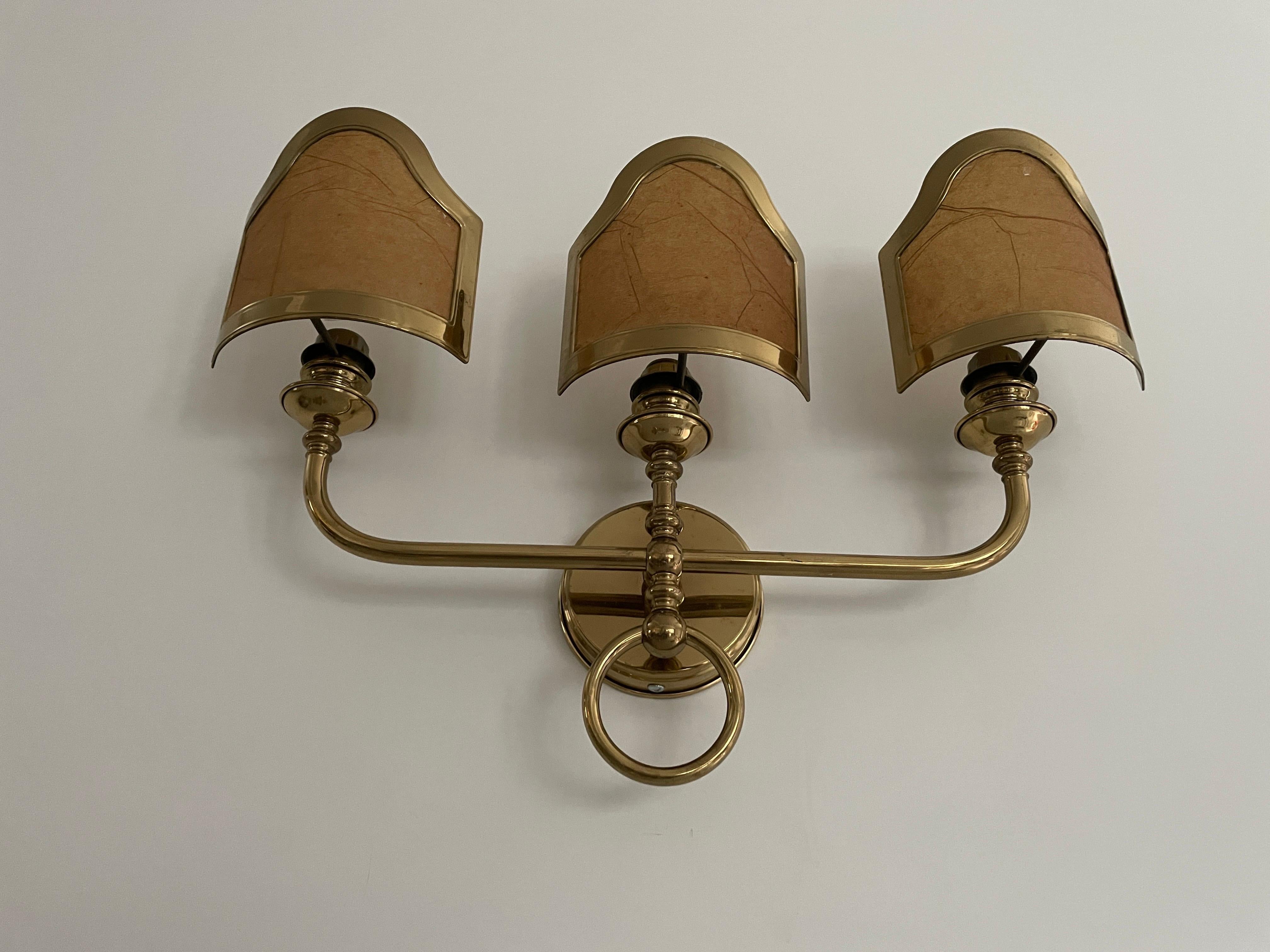 Mid-century Modern Paper and Brass 3-head Sconce, 1960s, Italy In Excellent Condition In Hagenbach, DE