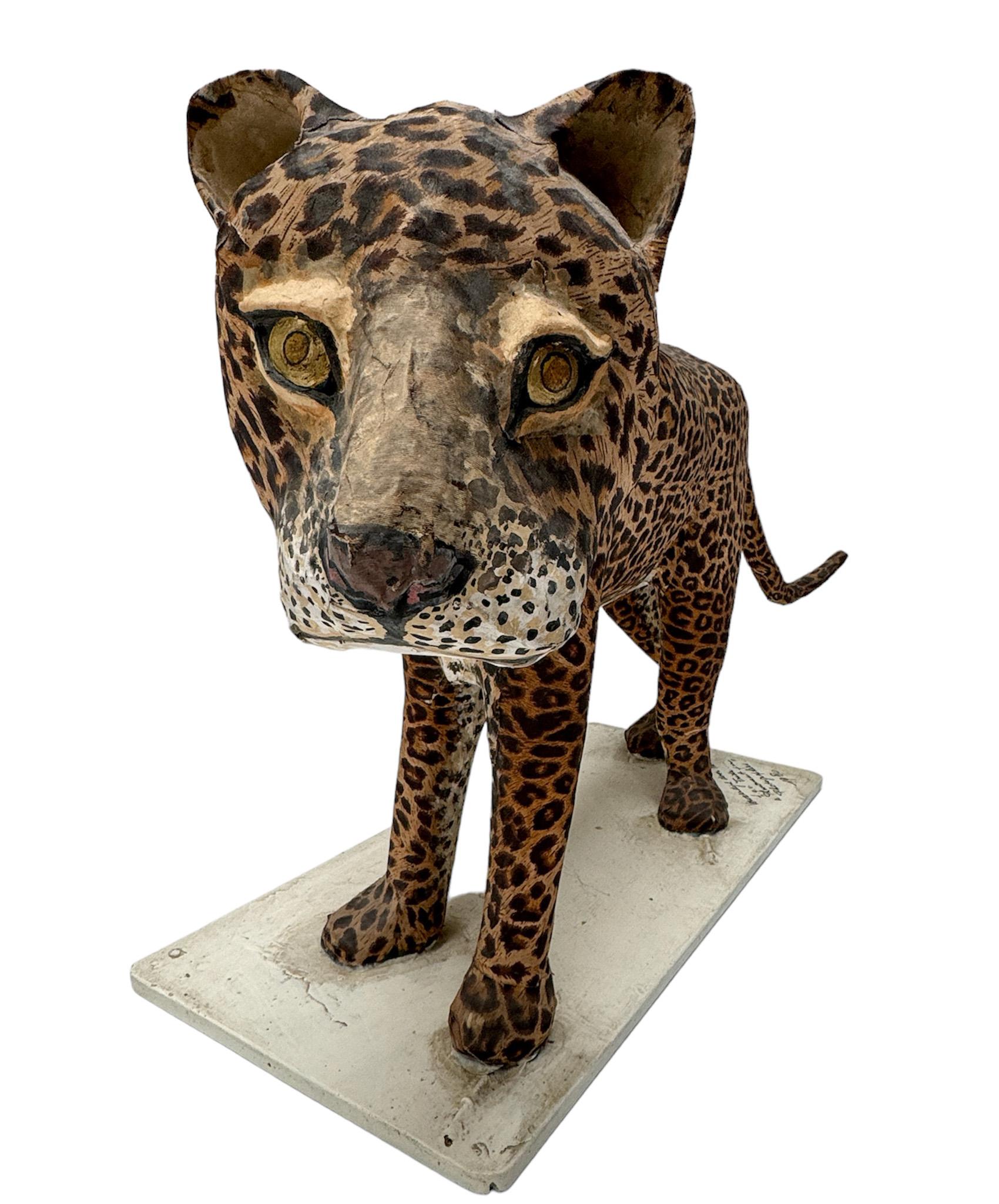 Moderne Papier- Machee-Skulptur eines Leoparden aus der Mitte des Jahrhunderts von Bert van Oers, 1980 (Niederländisch) im Angebot