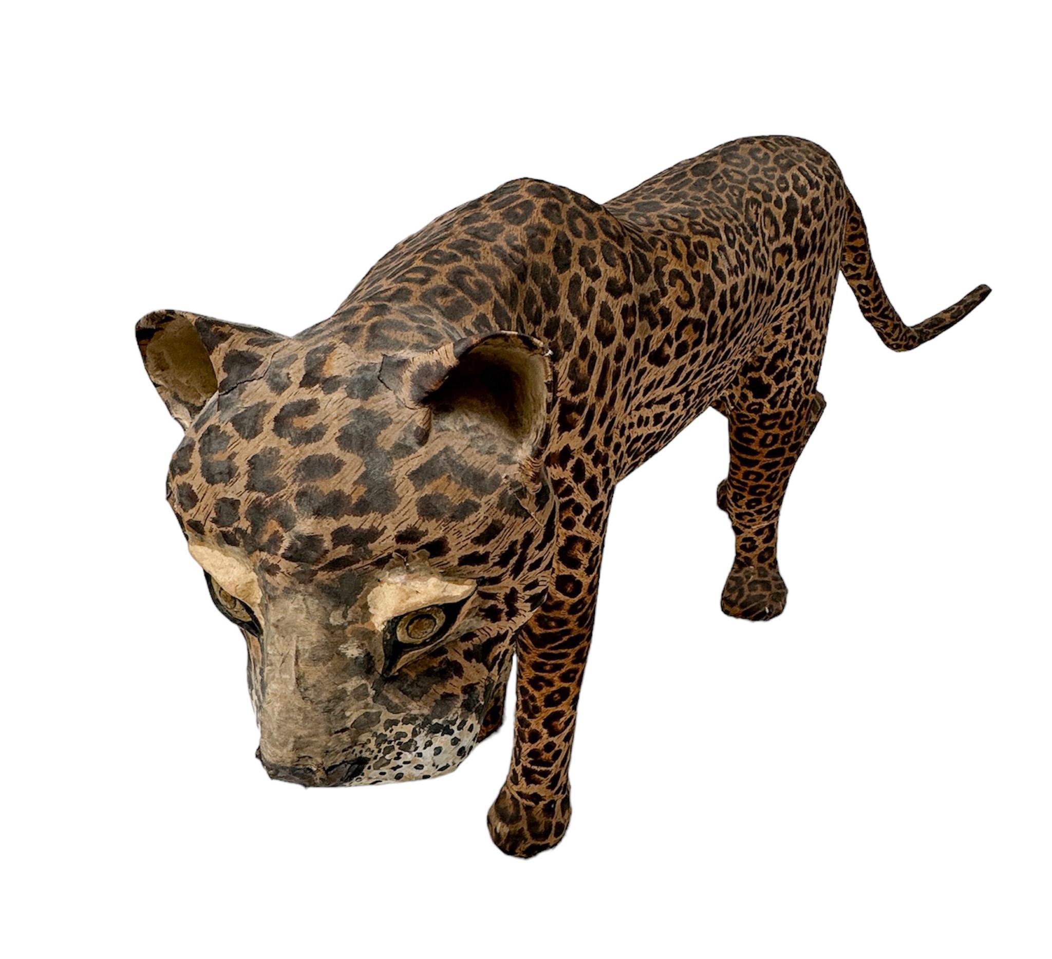 Moderne Papier- Machee-Skulptur eines Leoparden aus der Mitte des Jahrhunderts von Bert van Oers, 1980 im Angebot 1