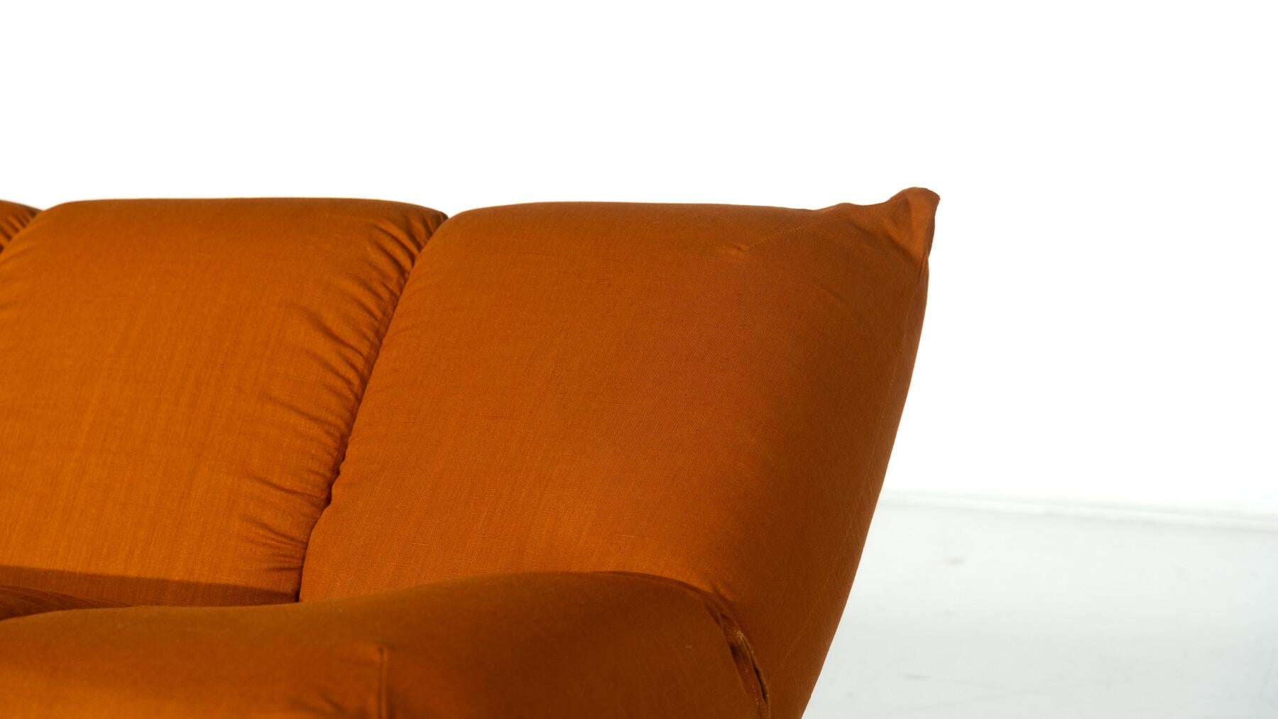 Mid-Century Modern Papillon Sofa by Giovannetti, Italy, 1970s en venta 7
