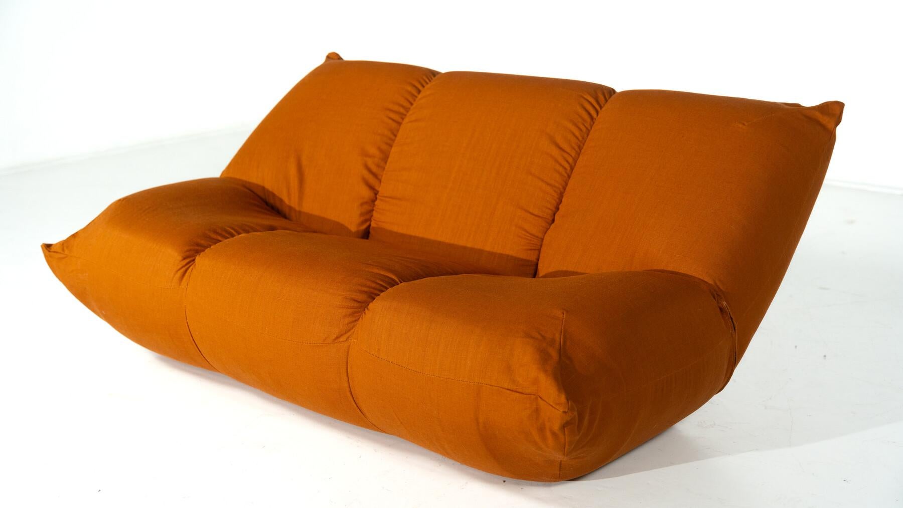Mid-Century Modern Papillon Sofa by Giovannetti, Italy, 1970s finales del siglo XX en venta