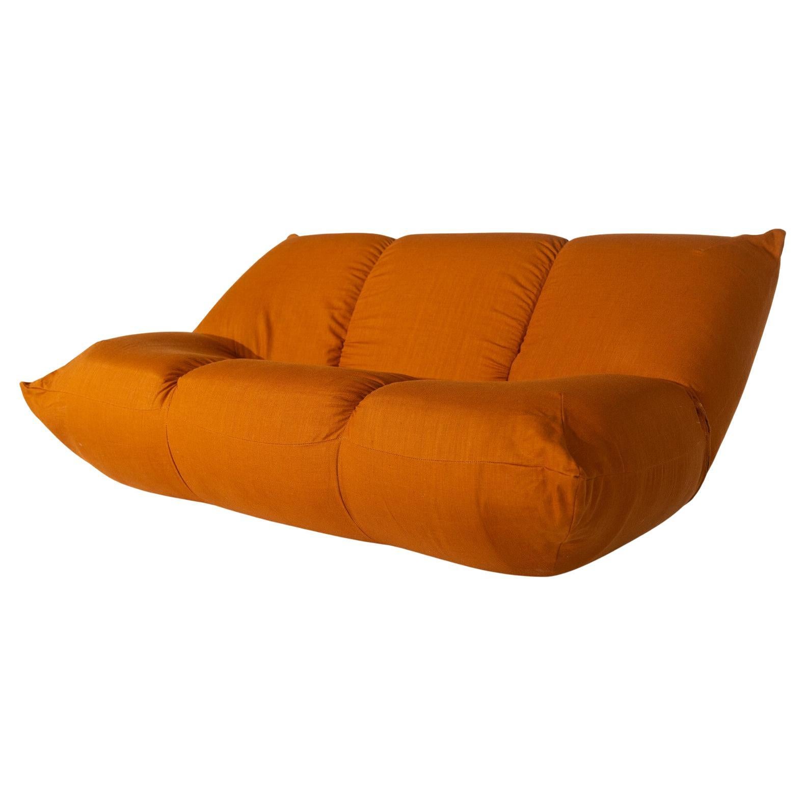Mid-Century Modern Papillon Sofa by Giovannetti, Italy, 1970s en venta