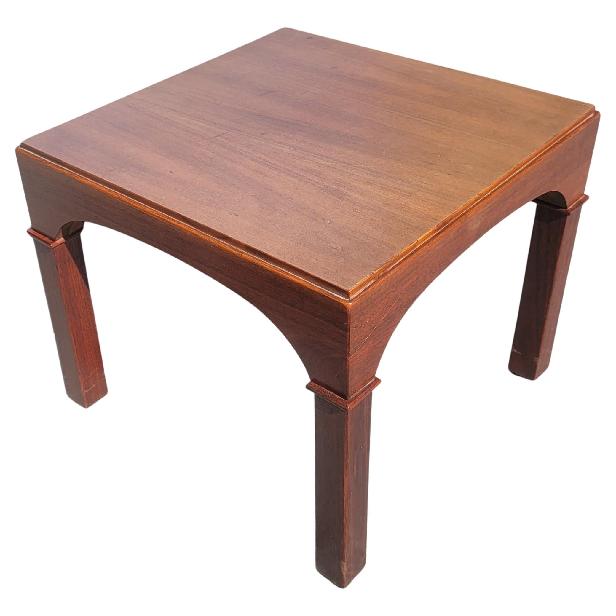 American Mid-Century Modern Parsons Walnut Side Tables, a Pair For Sale