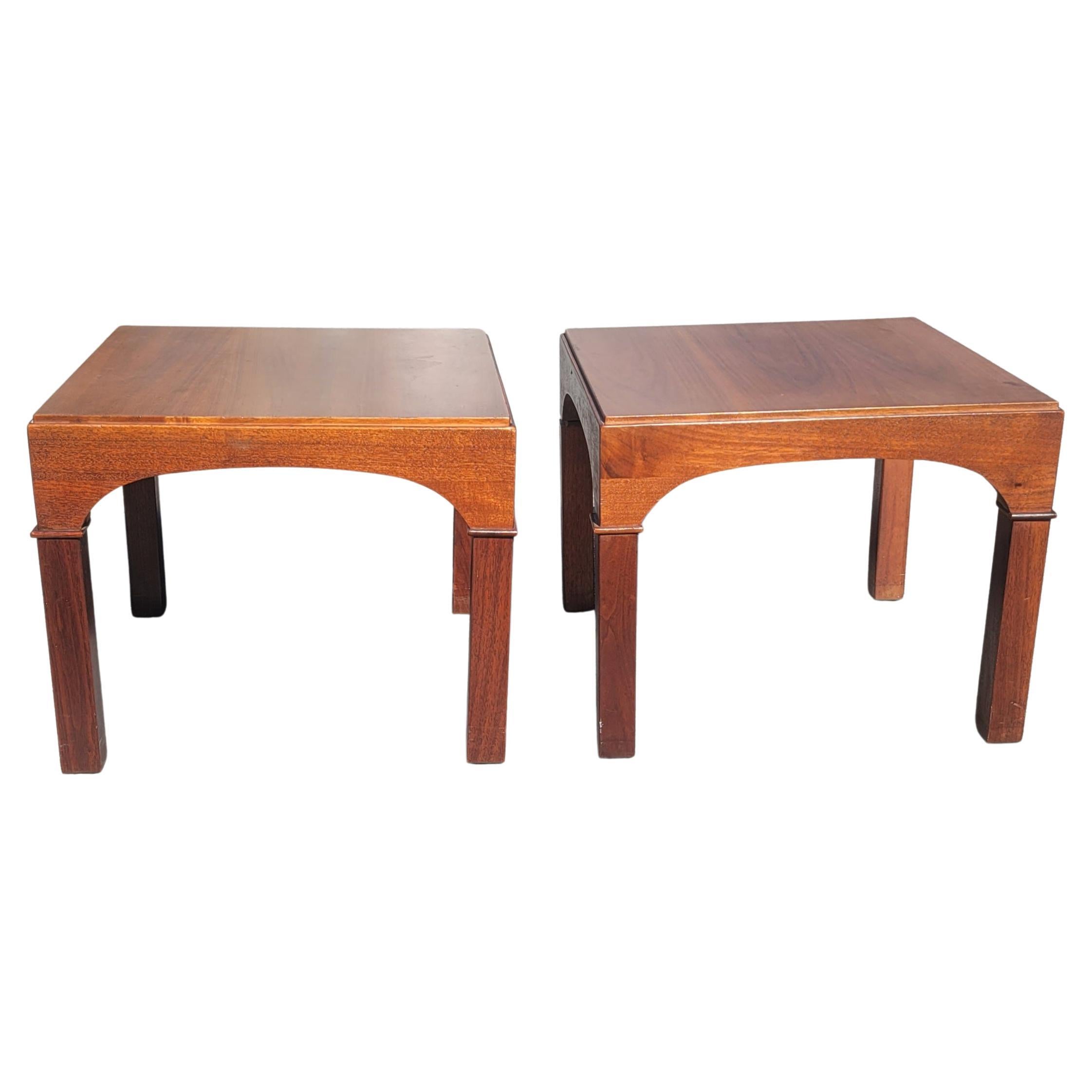 Mid-Century Modern Parsons Walnut Side Tables, a Pair For Sale