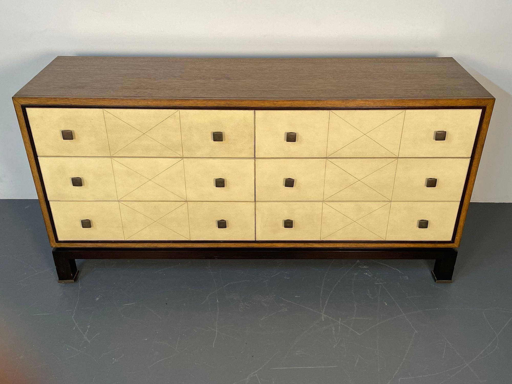 Mid-Century Modern Parzinger Stil Pergament Kommode / Sideboard / Schrank (20. Jahrhundert) im Angebot