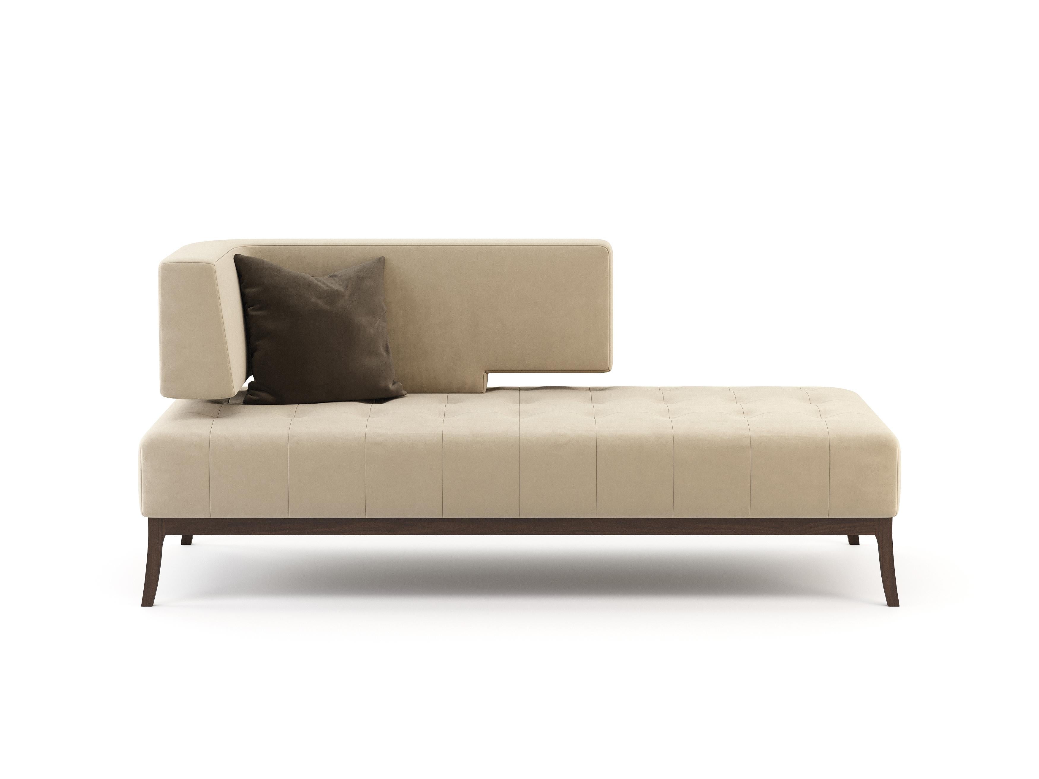 The Passione collection reflects the feminine elegance of the rounded forms of its pieces. Each design piece is essential to complete the space in a framework of perfect sophistication.

Upholstered in beige velvet and with walnut wood base, the