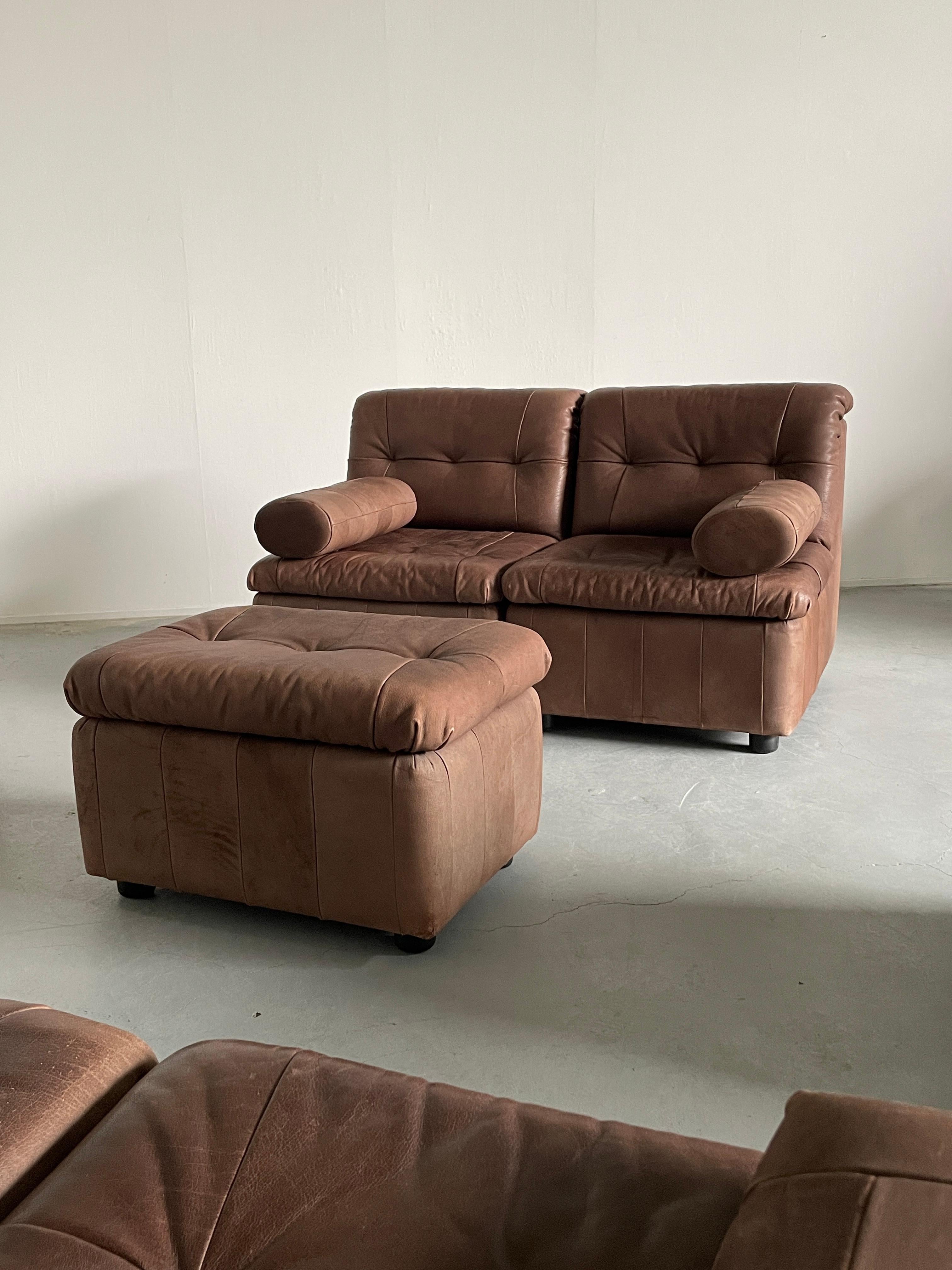 Mid-Century-Modern Patchwork Leather Modular Seating Set in the style of De Sede For Sale 6