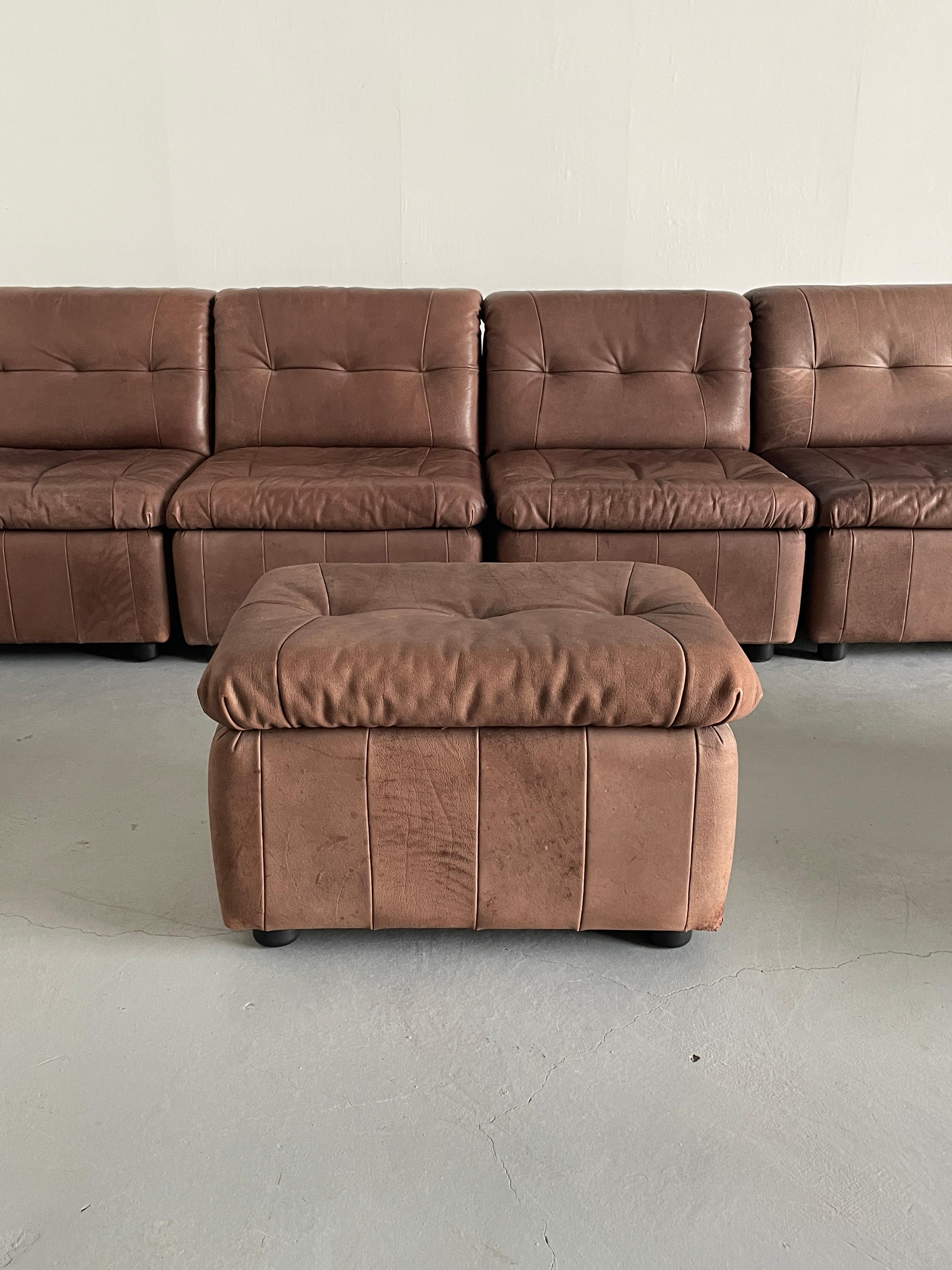 Mid-Century-Modern Patchwork Leather Modular Seating Set in the style of De Sede For Sale 2