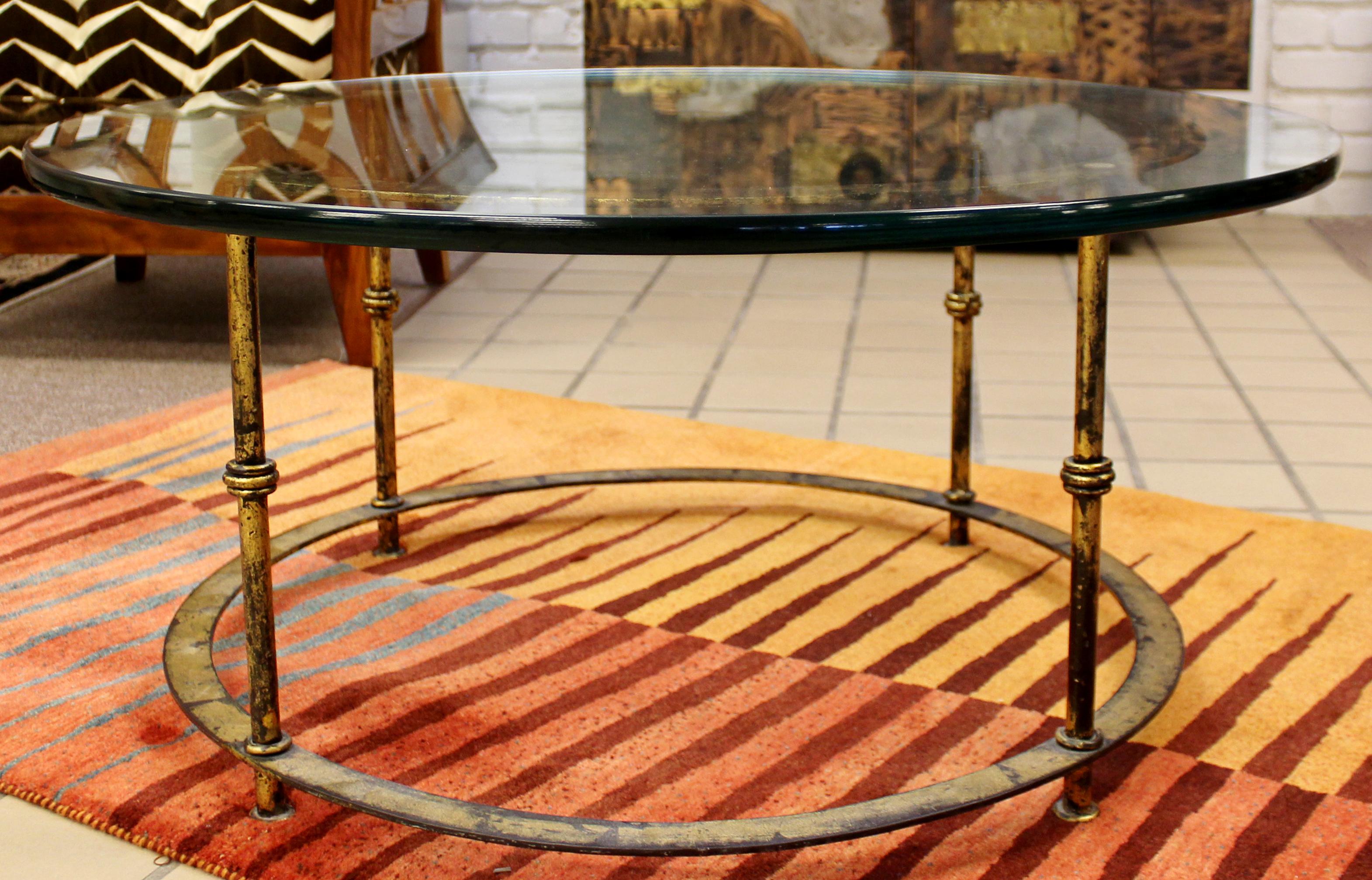 Mid-Century Modern Patina Brass and Glass Round Coffee Table, 1960s In Good Condition In Keego Harbor, MI