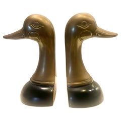 Sujetalibros de pato de latón patinado moderno de mediados de siglo